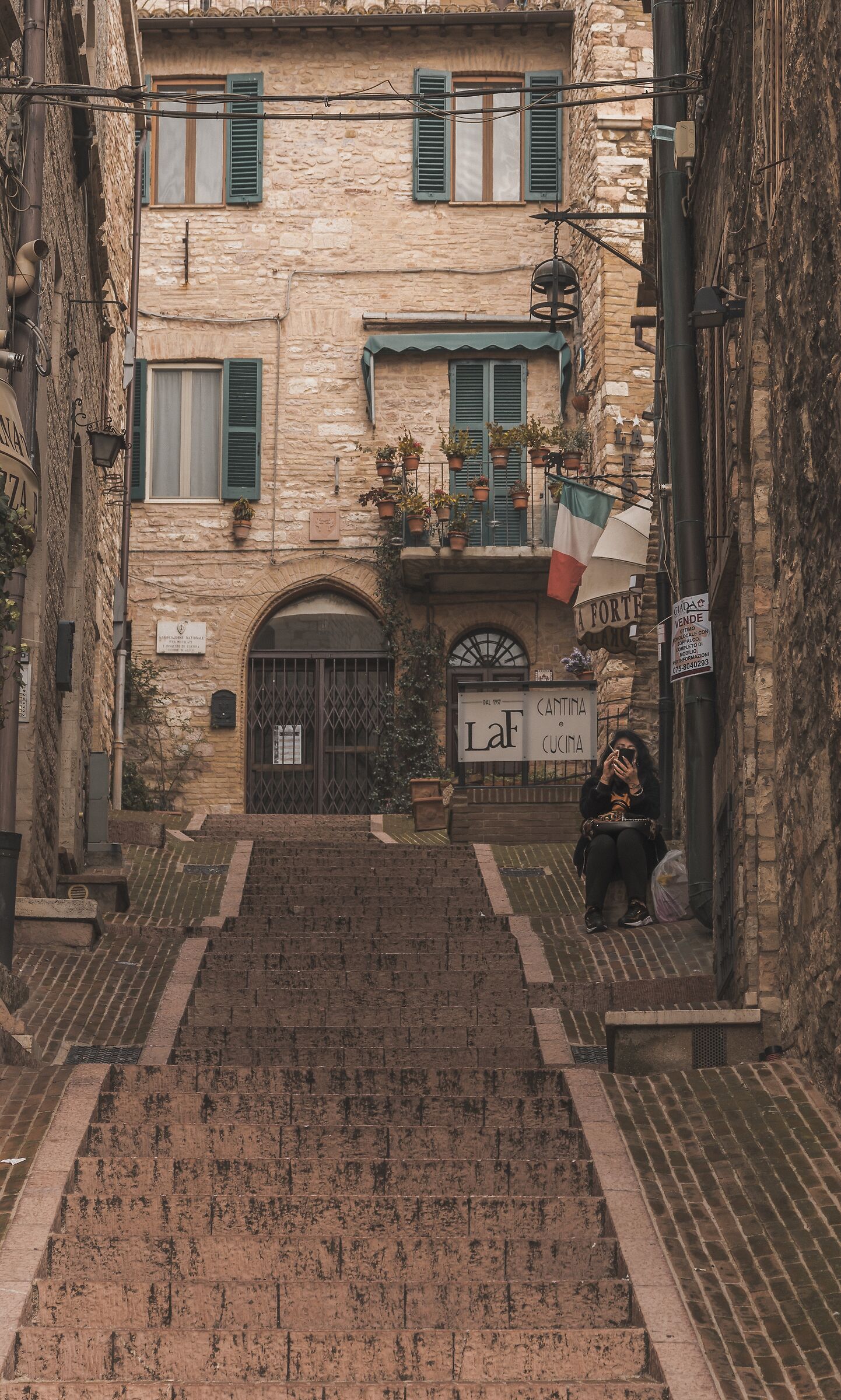 Scent of Italy| Connected with the world.