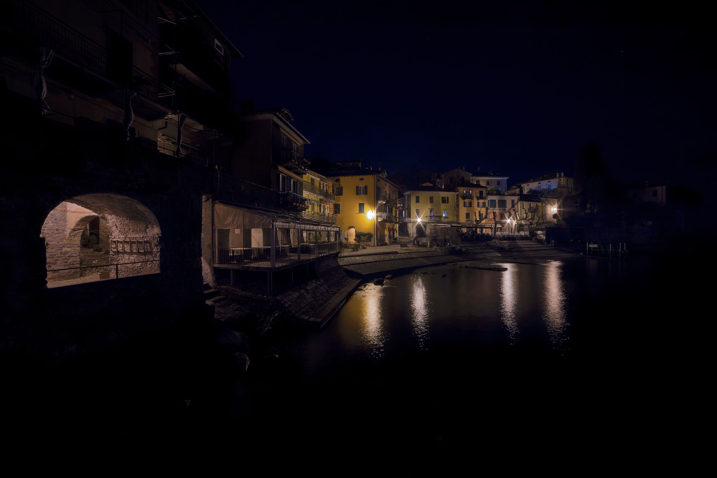 Varenna scorcio notturno