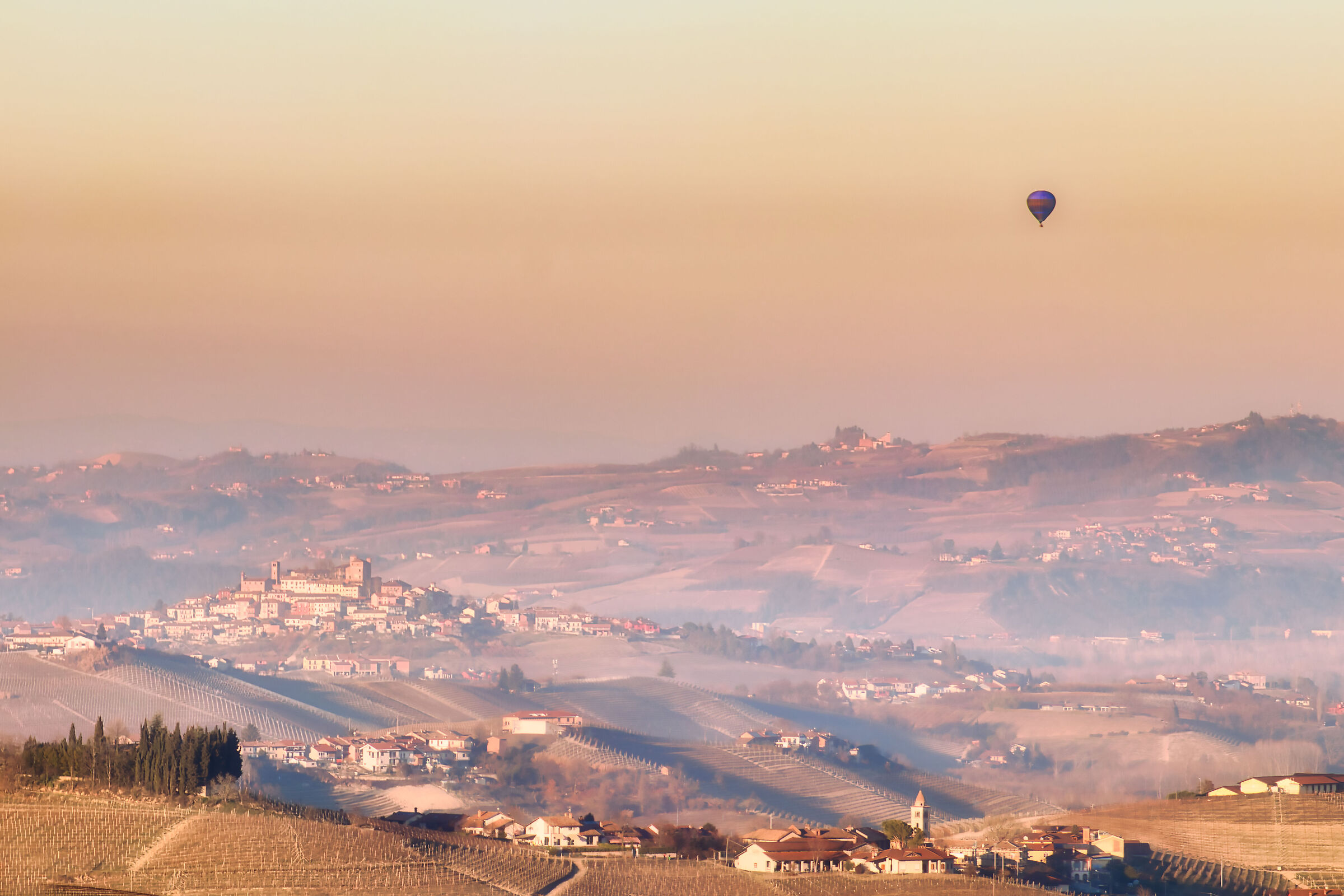 Sunset Langhe and molgolfiera