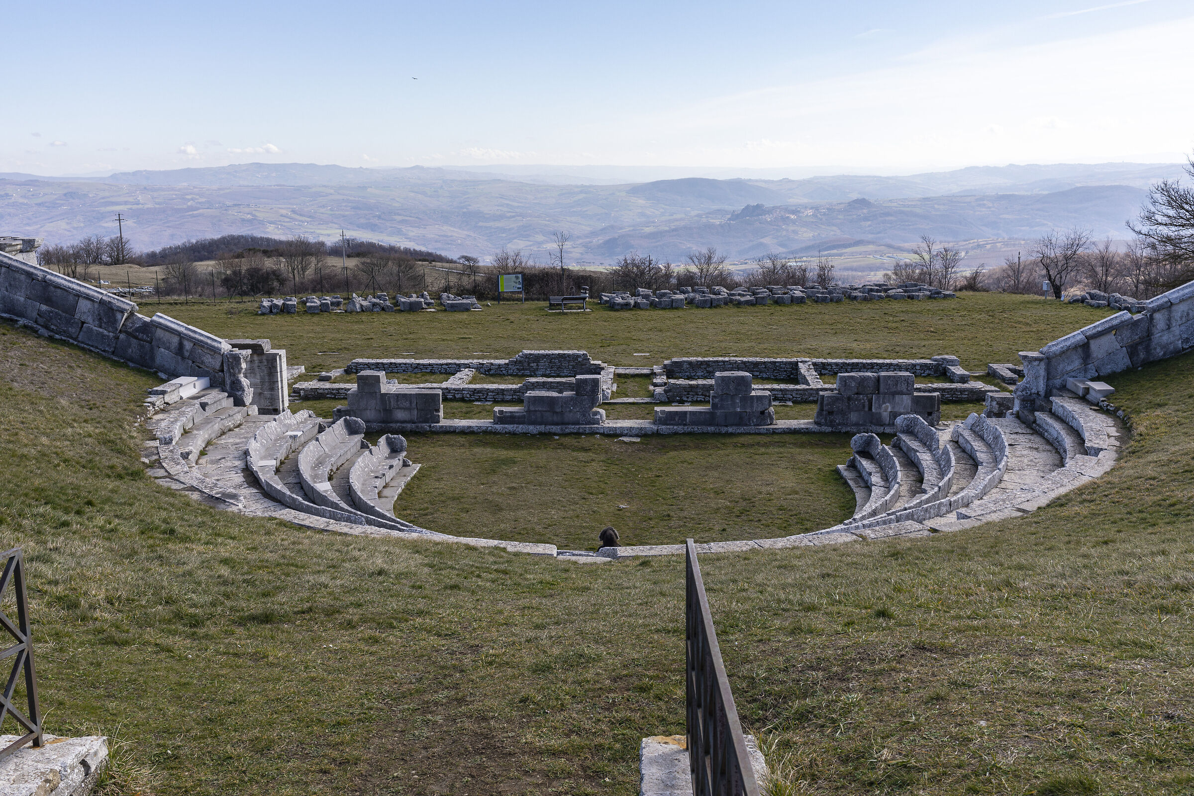 Uno spettatore a teatro Pietrabbondante (is)