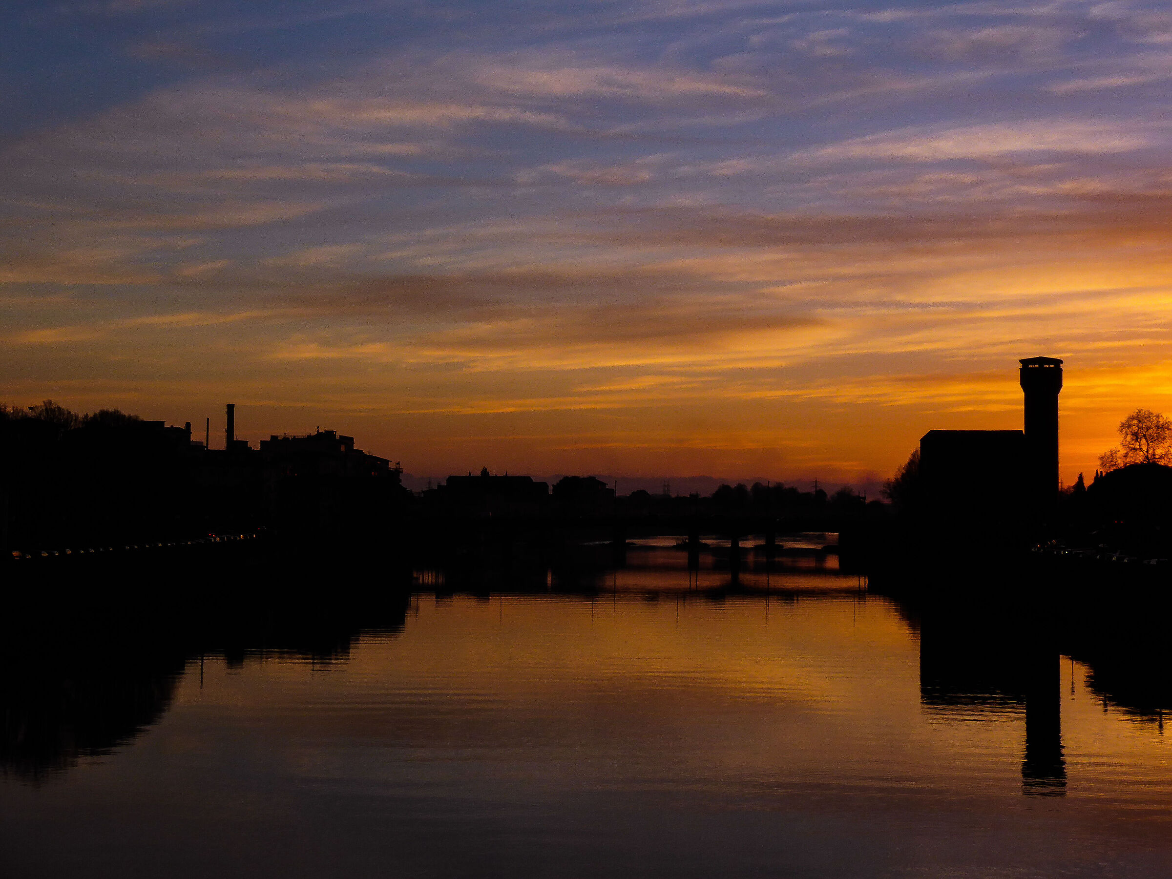Pisa - Lungarni in golden hour