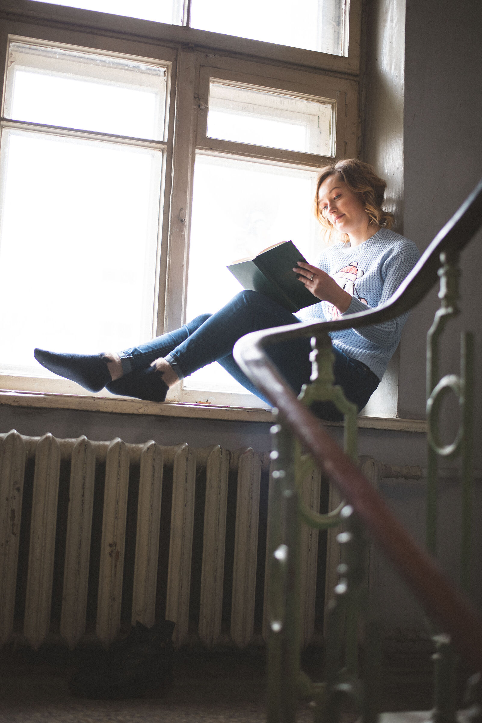 ragazza con un libro