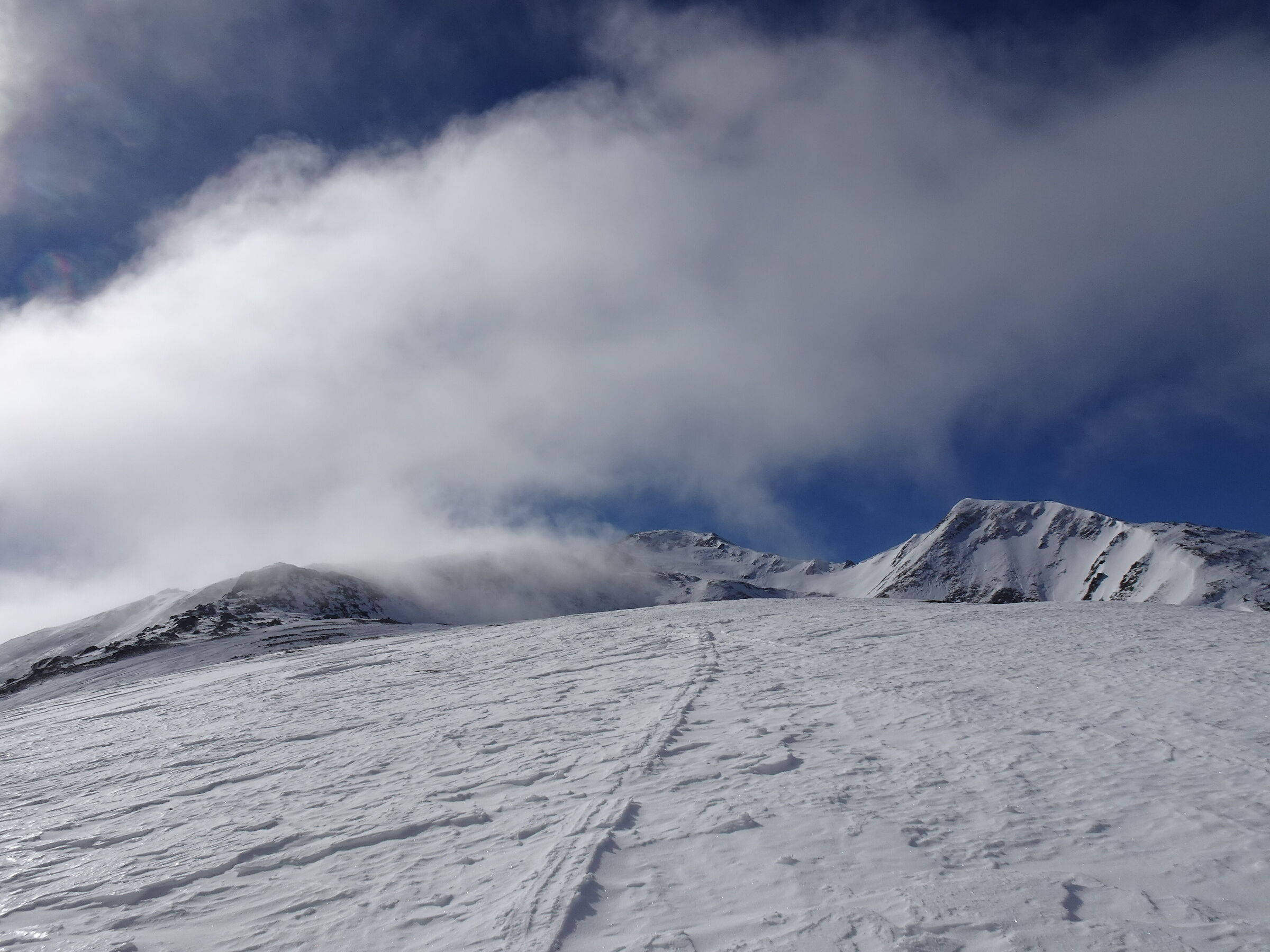 Snow worked by the wind