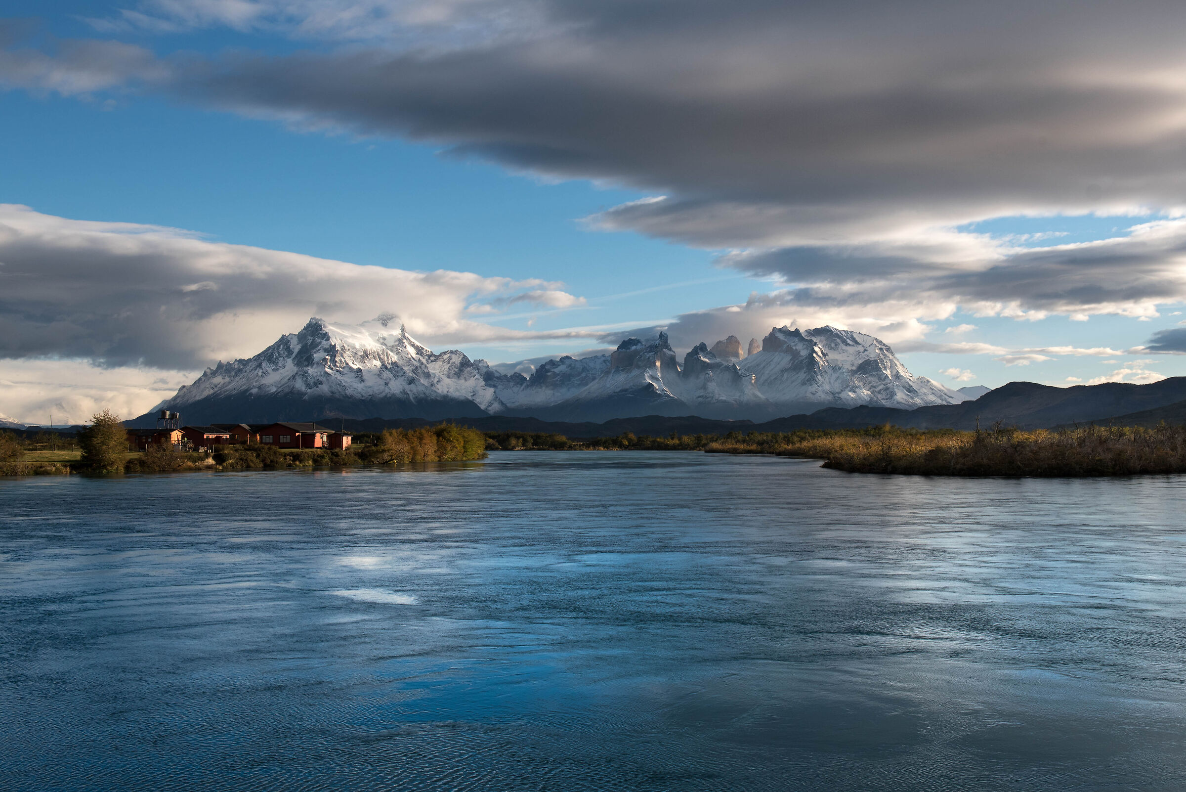 Evening falls on the Rio Serrano