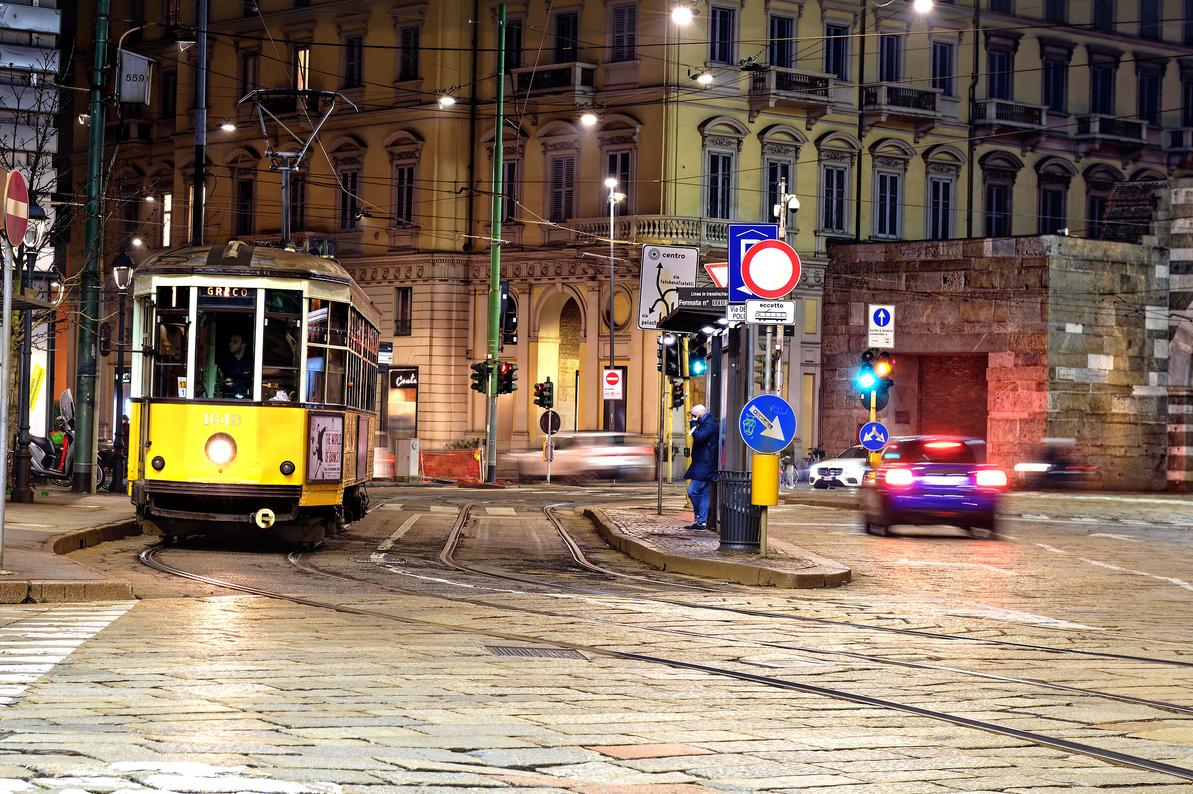 Piazza Cavour by night
