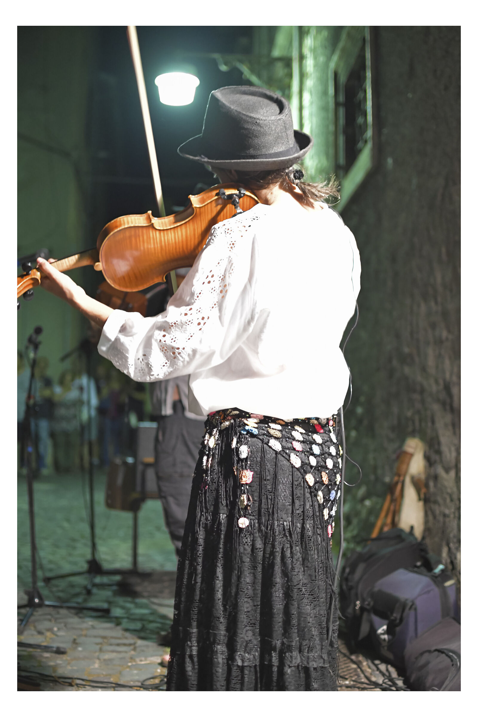 violin player 2