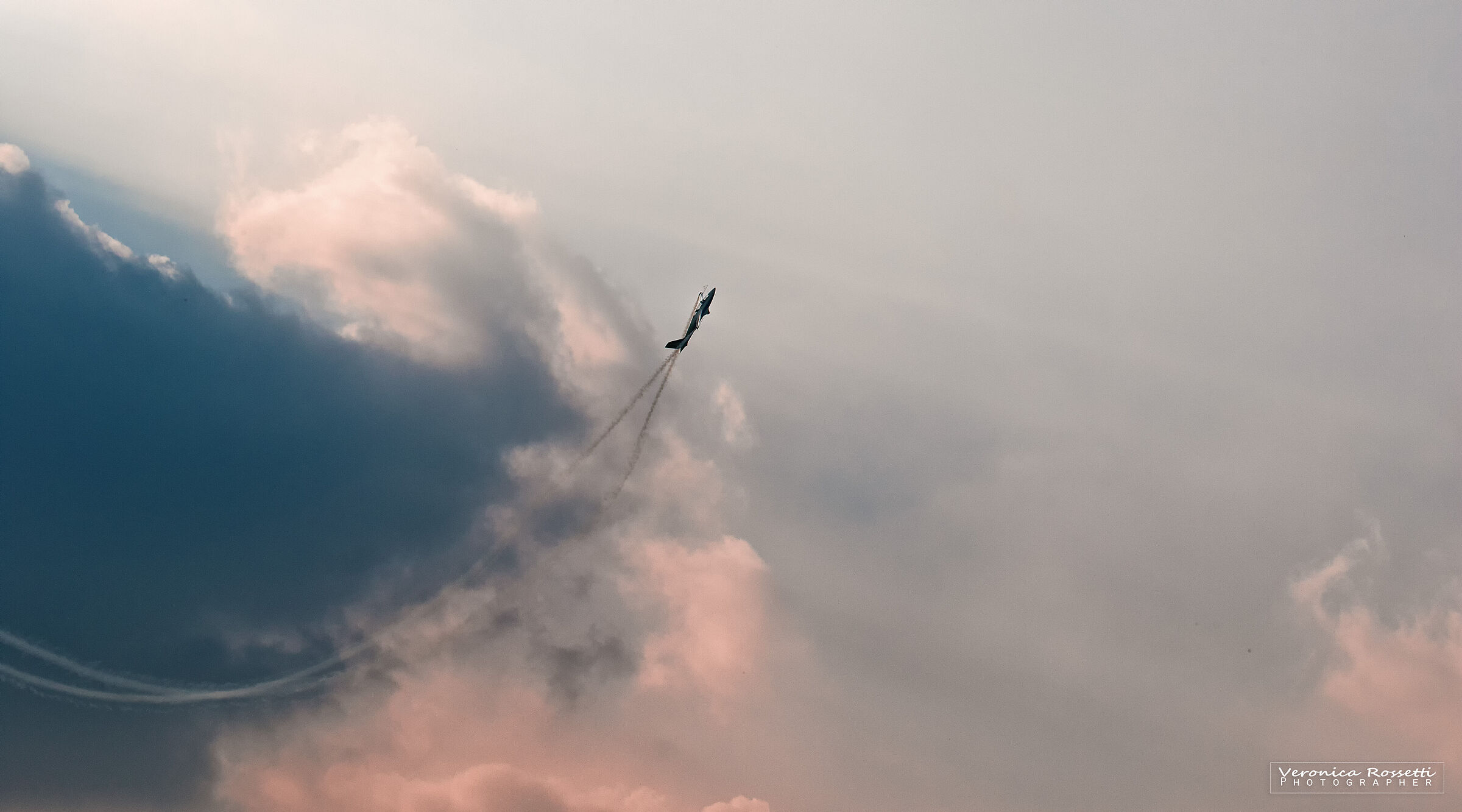 Aerobatic glider flight