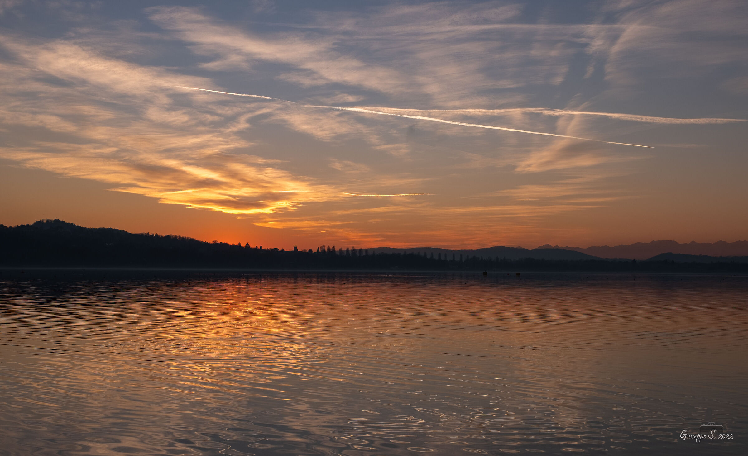 Tramonto sul lago di Varese