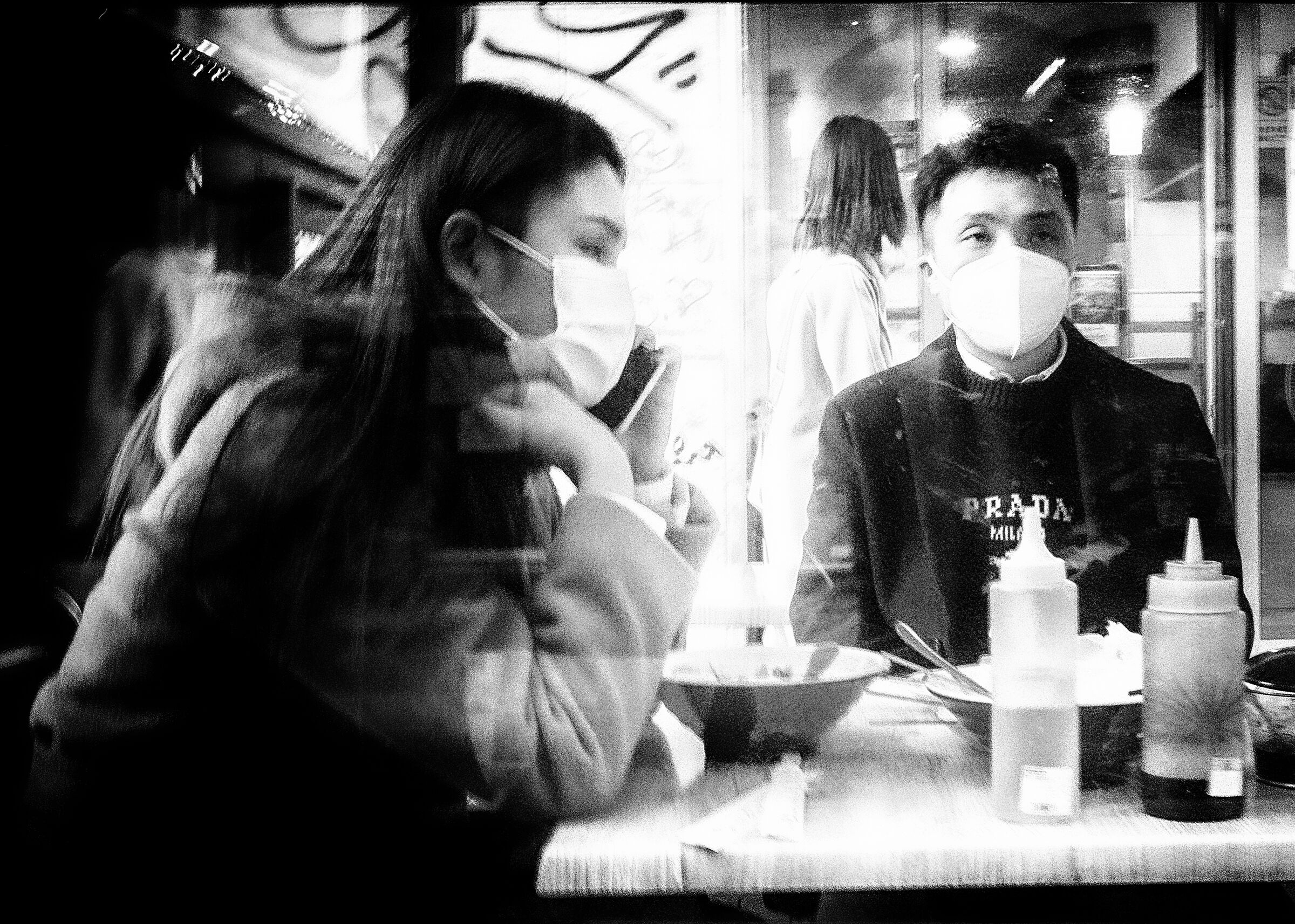 Questo mondo assurdo