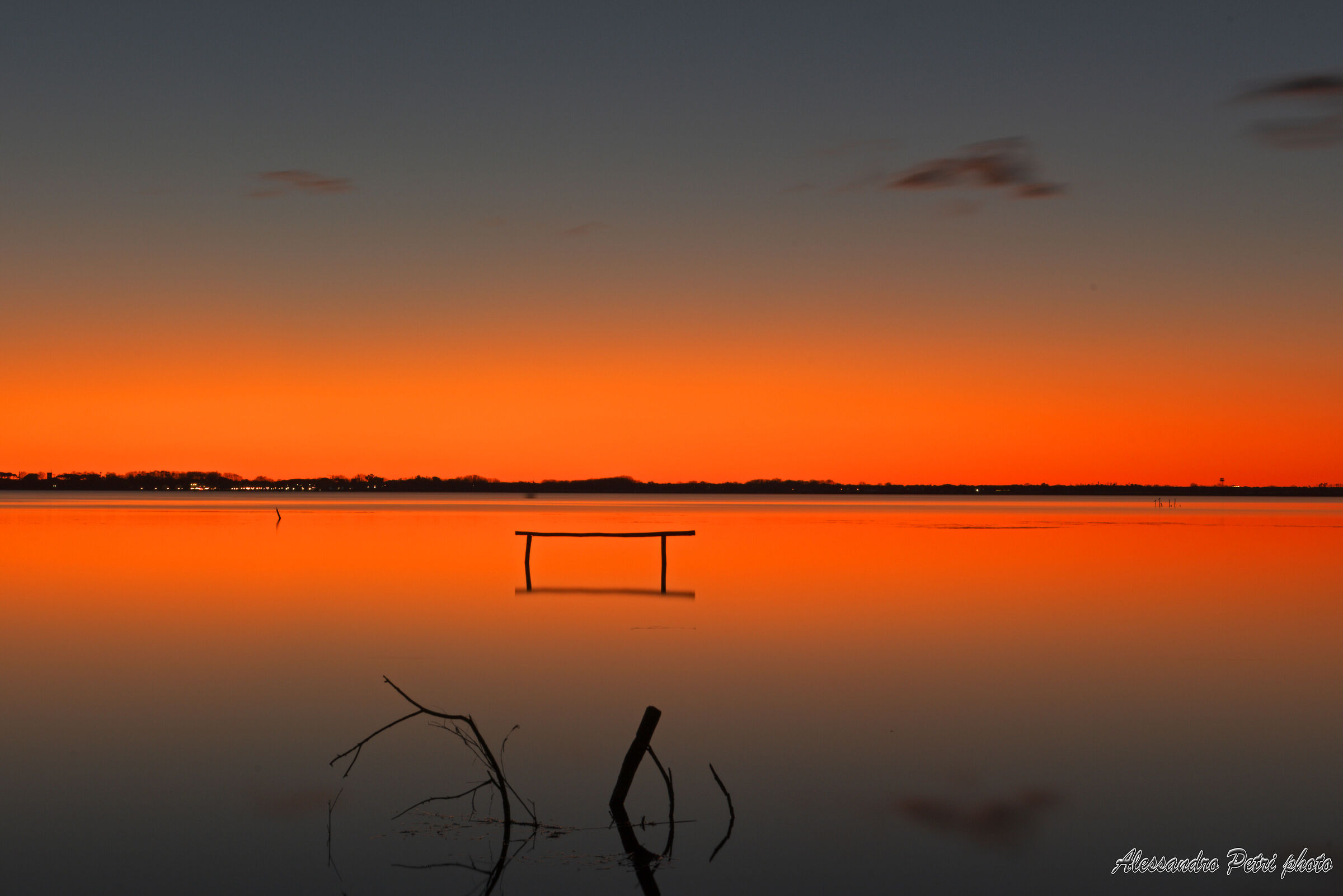 Tramonto sul lago