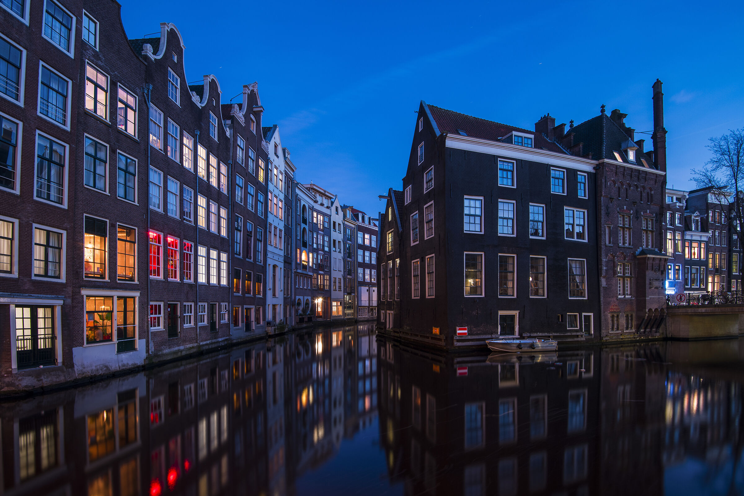 Oudezijds Voorburgwal