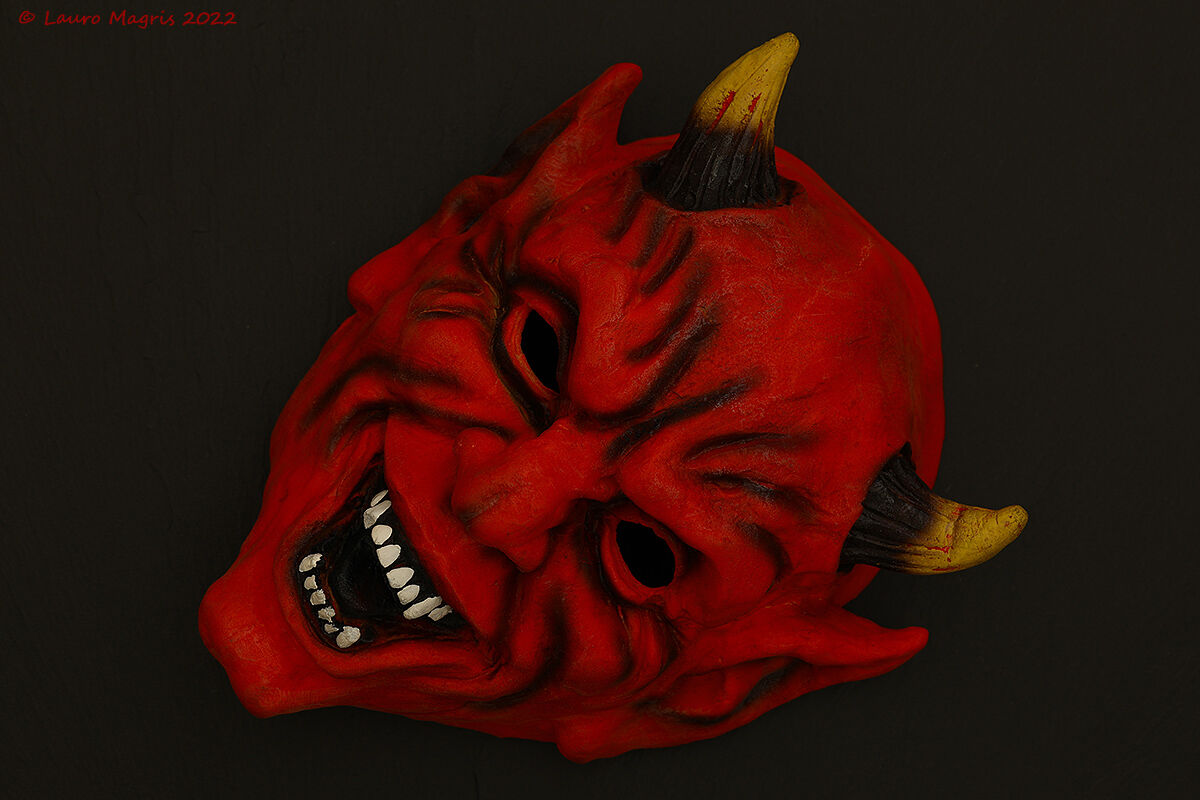 Maschera diabolica