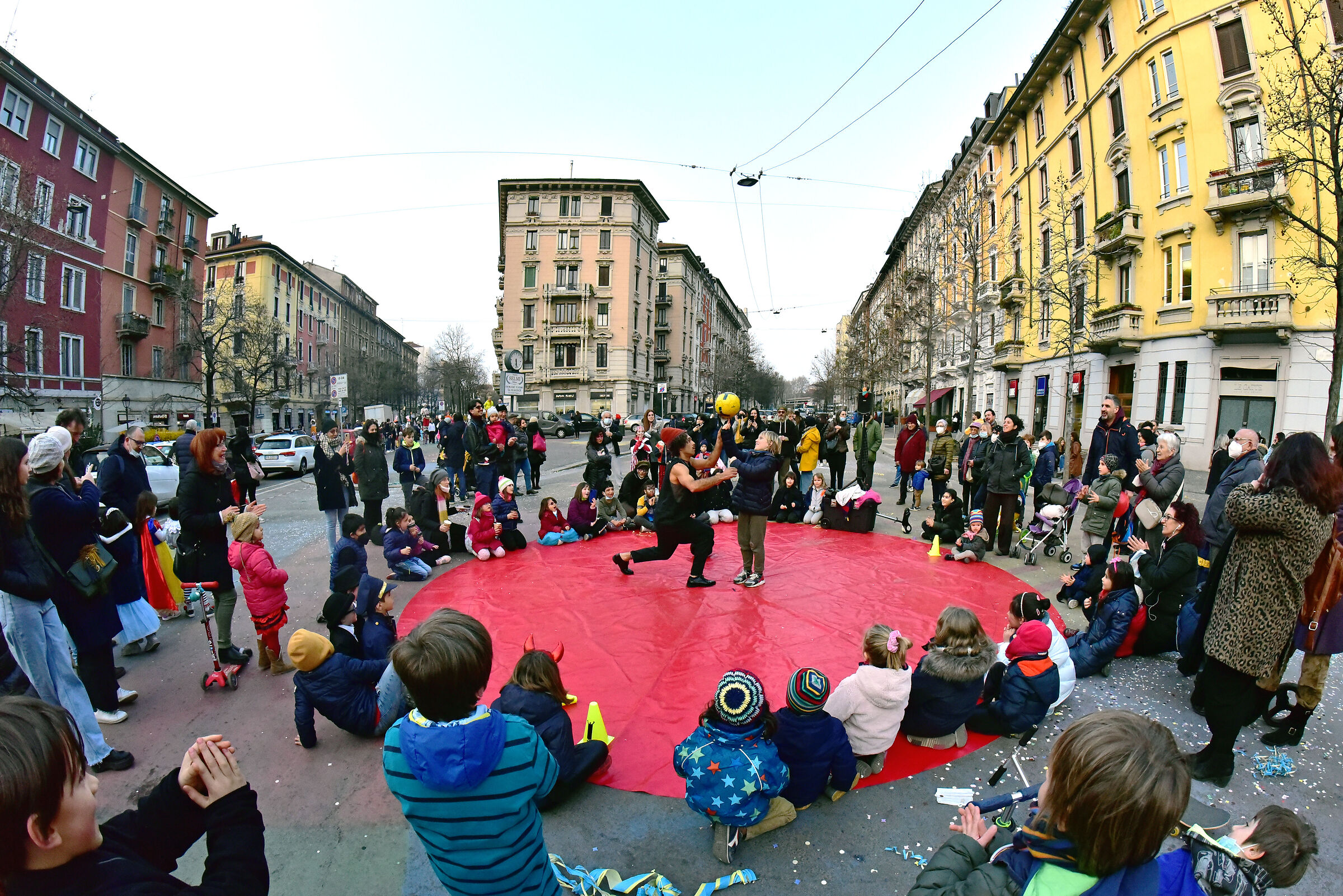 Neyzera in Piazza Minniti (mi)