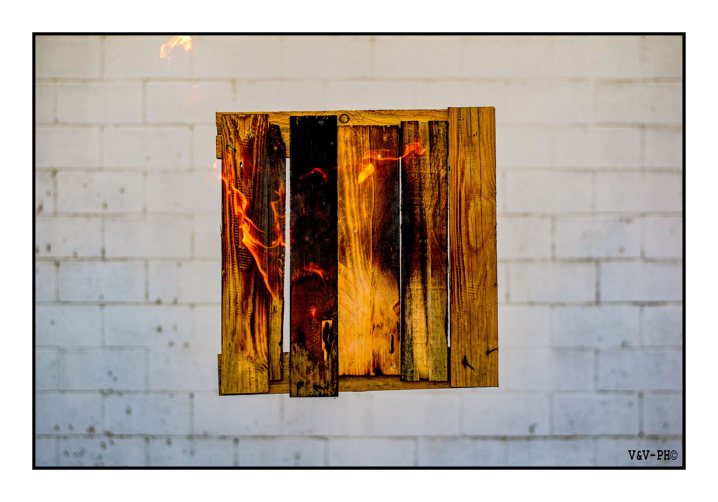 Suspended combustion