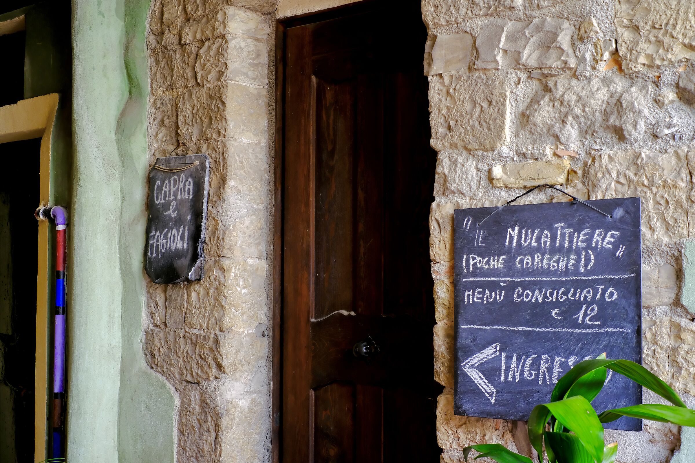 un critico d'arte è stato visto spesso qui..