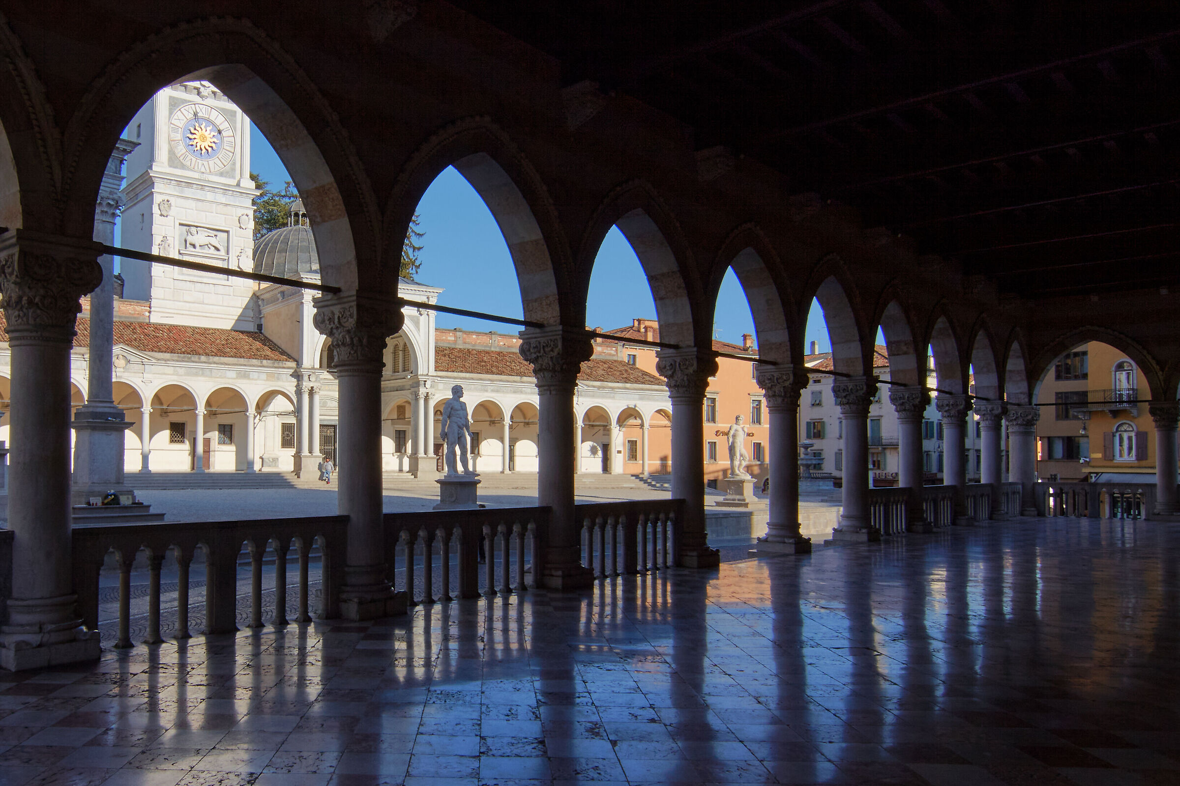 Piazza libertà