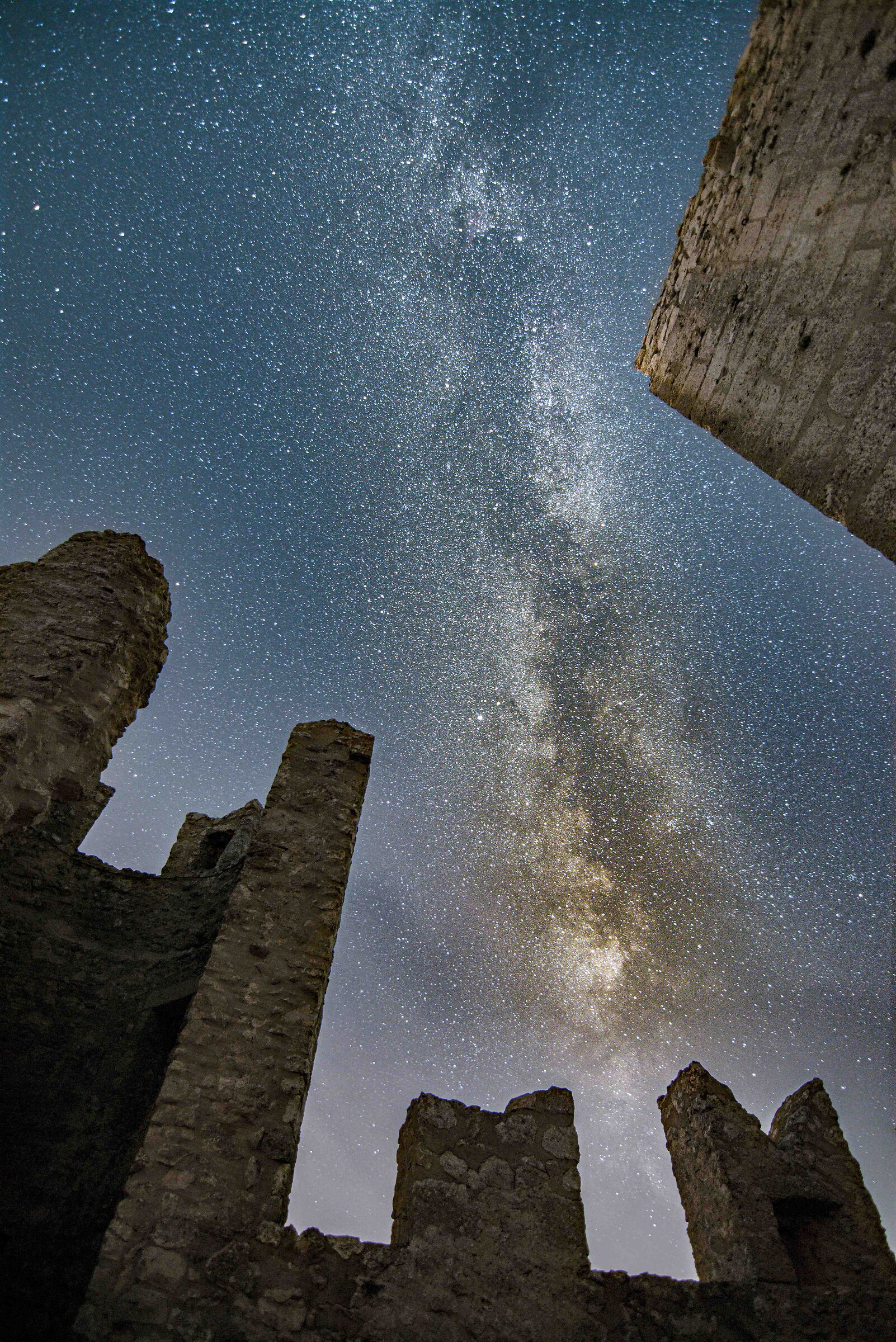 The sky through the Rocca