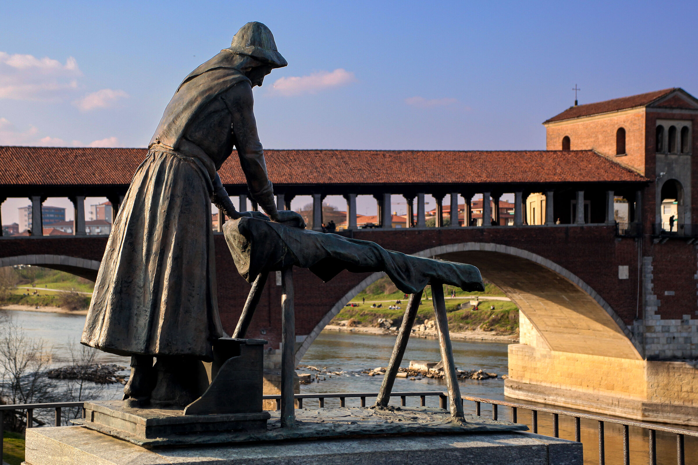 Pavia - Monumento alla lavandaia
