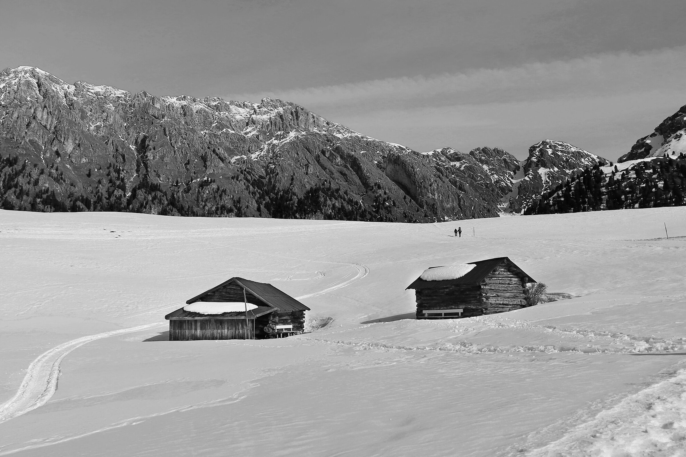 Endless spaces and infinite silences