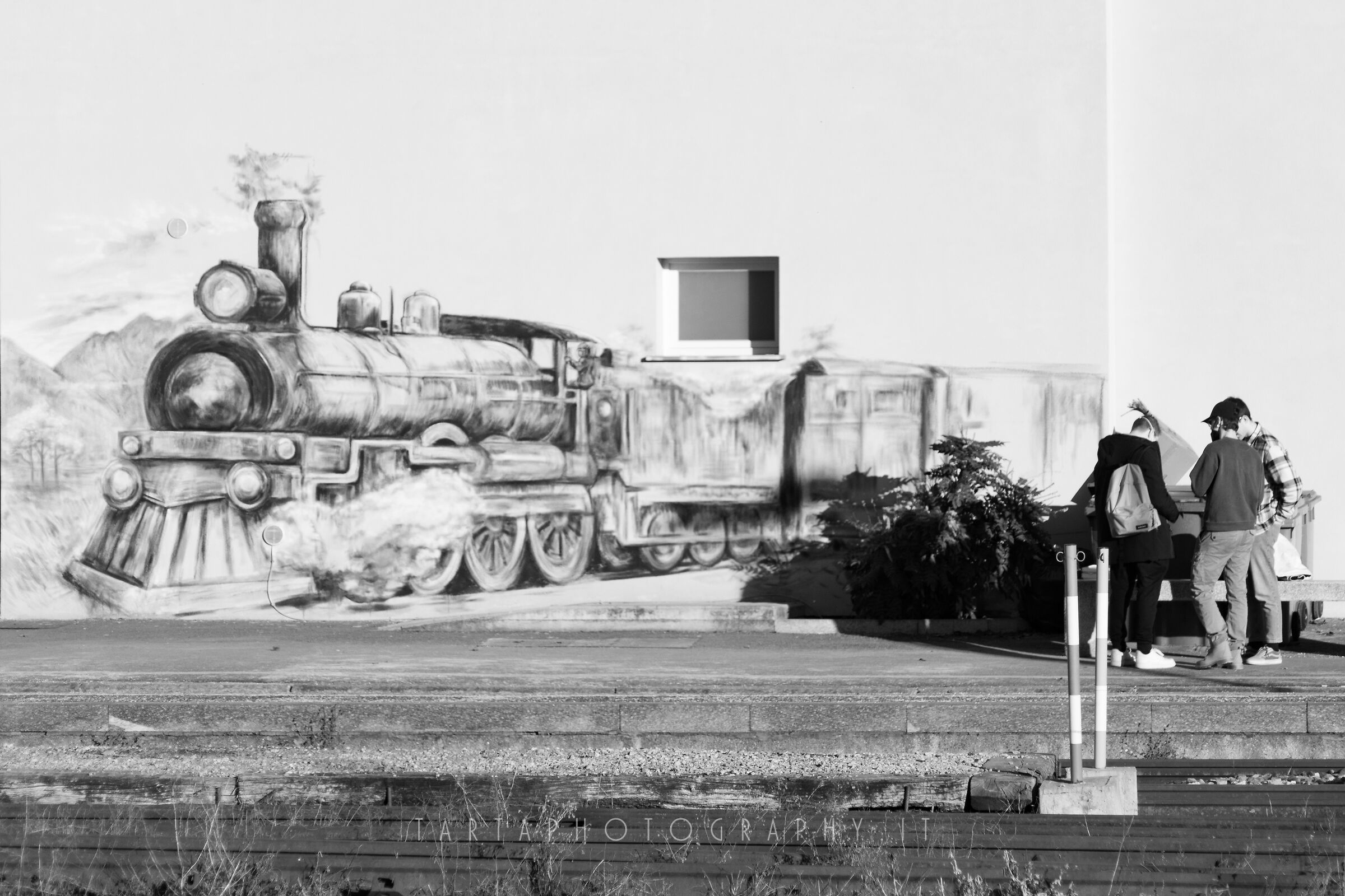 The train does not pass