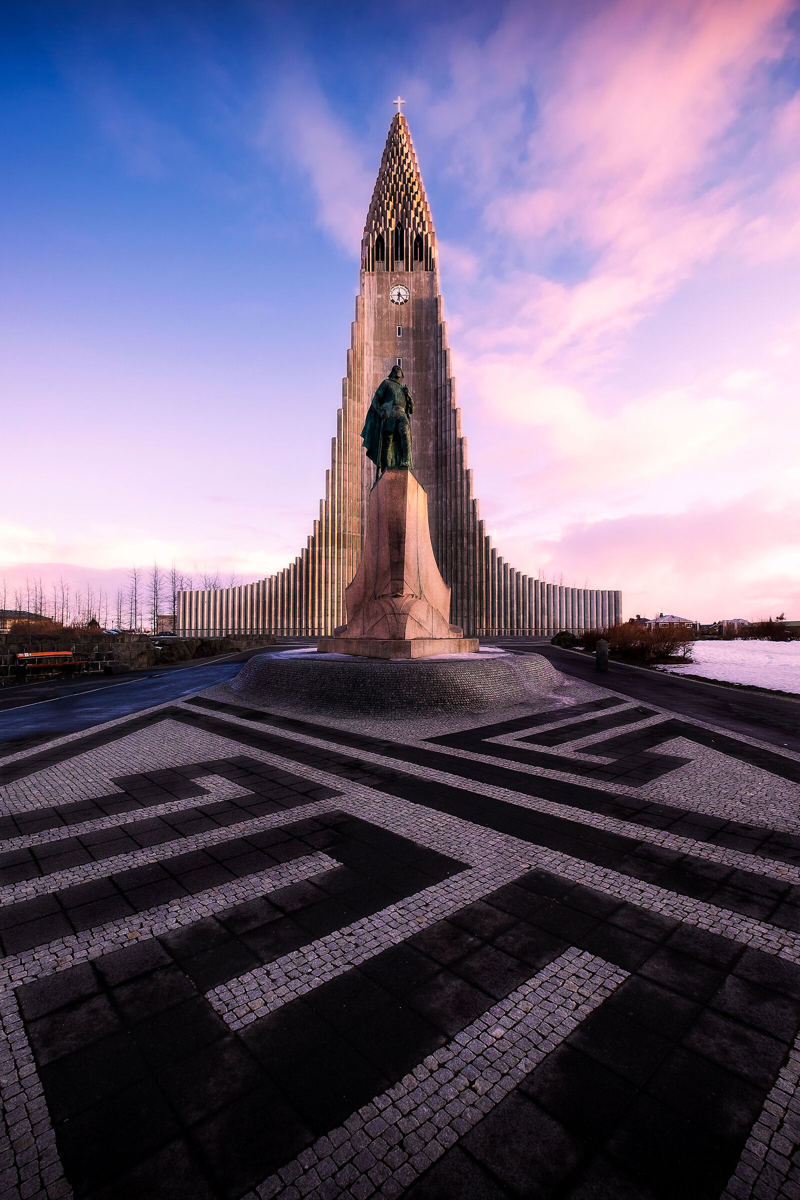 Lines to Hallgrímskirkja