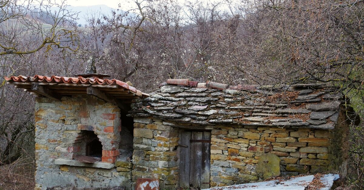 Antique oven