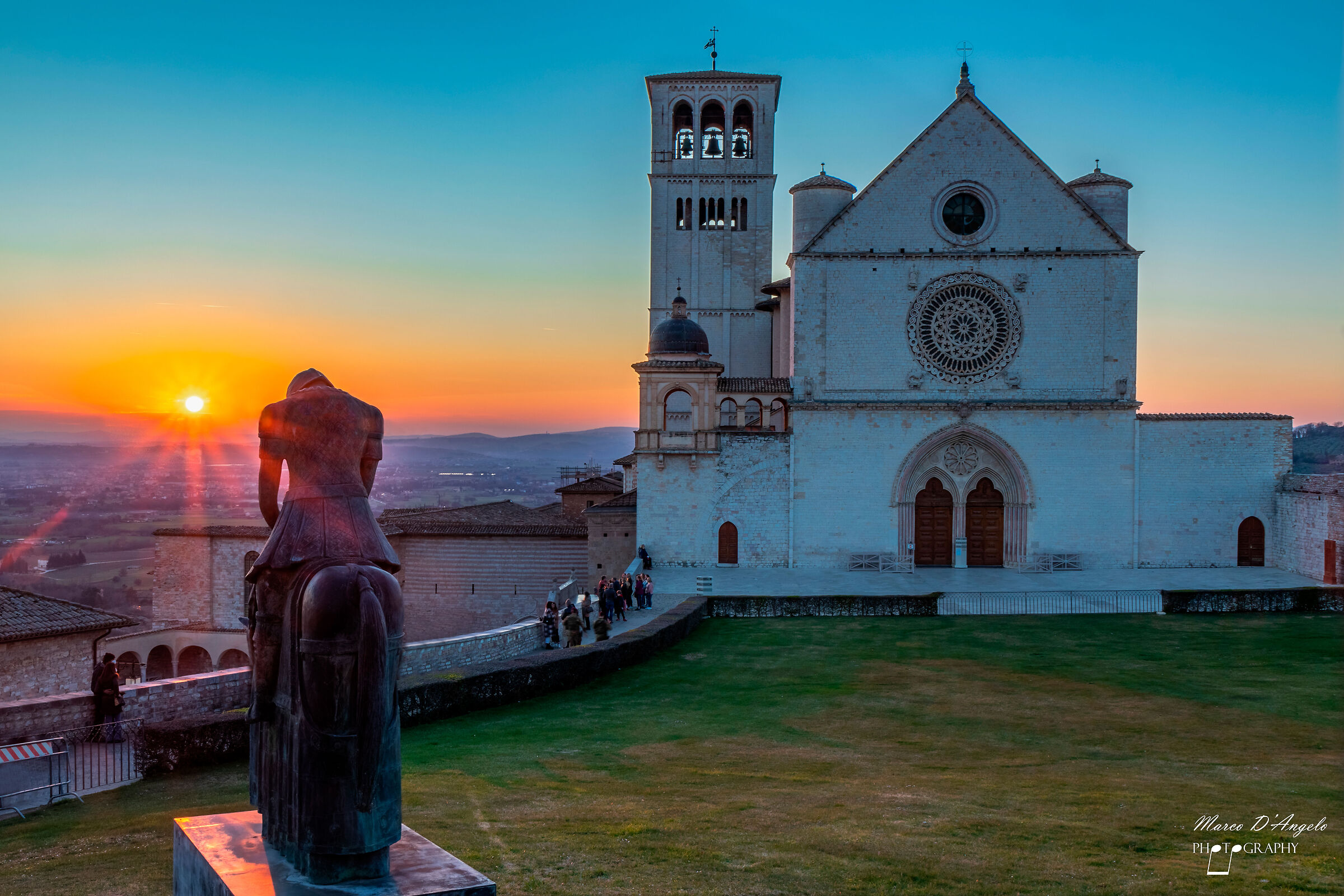 Tramonto Basilica superiore di S. Francesco - Assisi