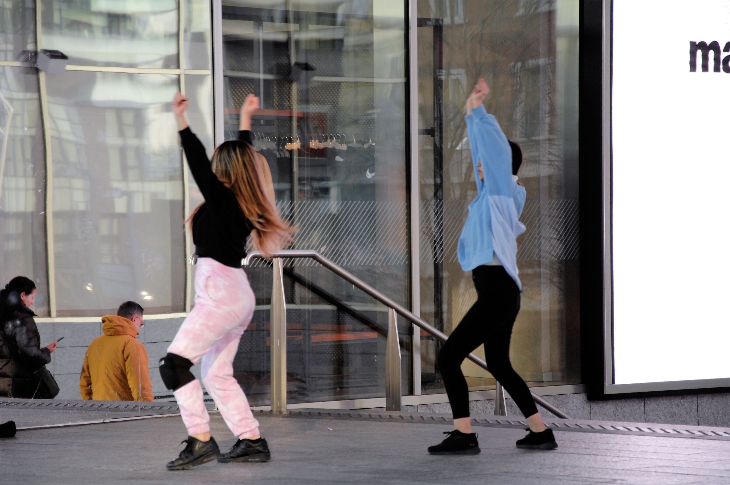 Dancing in...Gae Aulenti