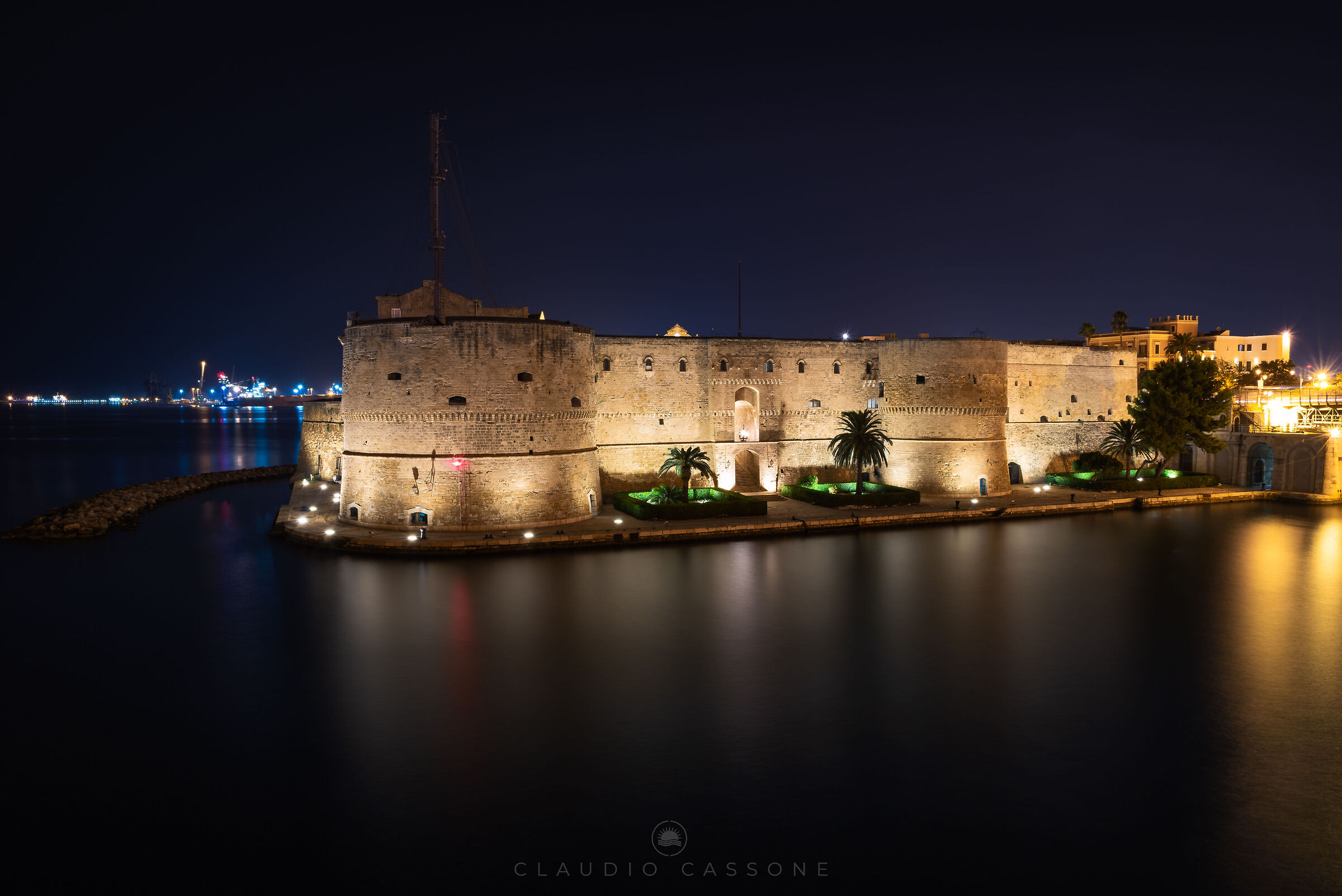 Il dorato Castello Aragonese di Taranto