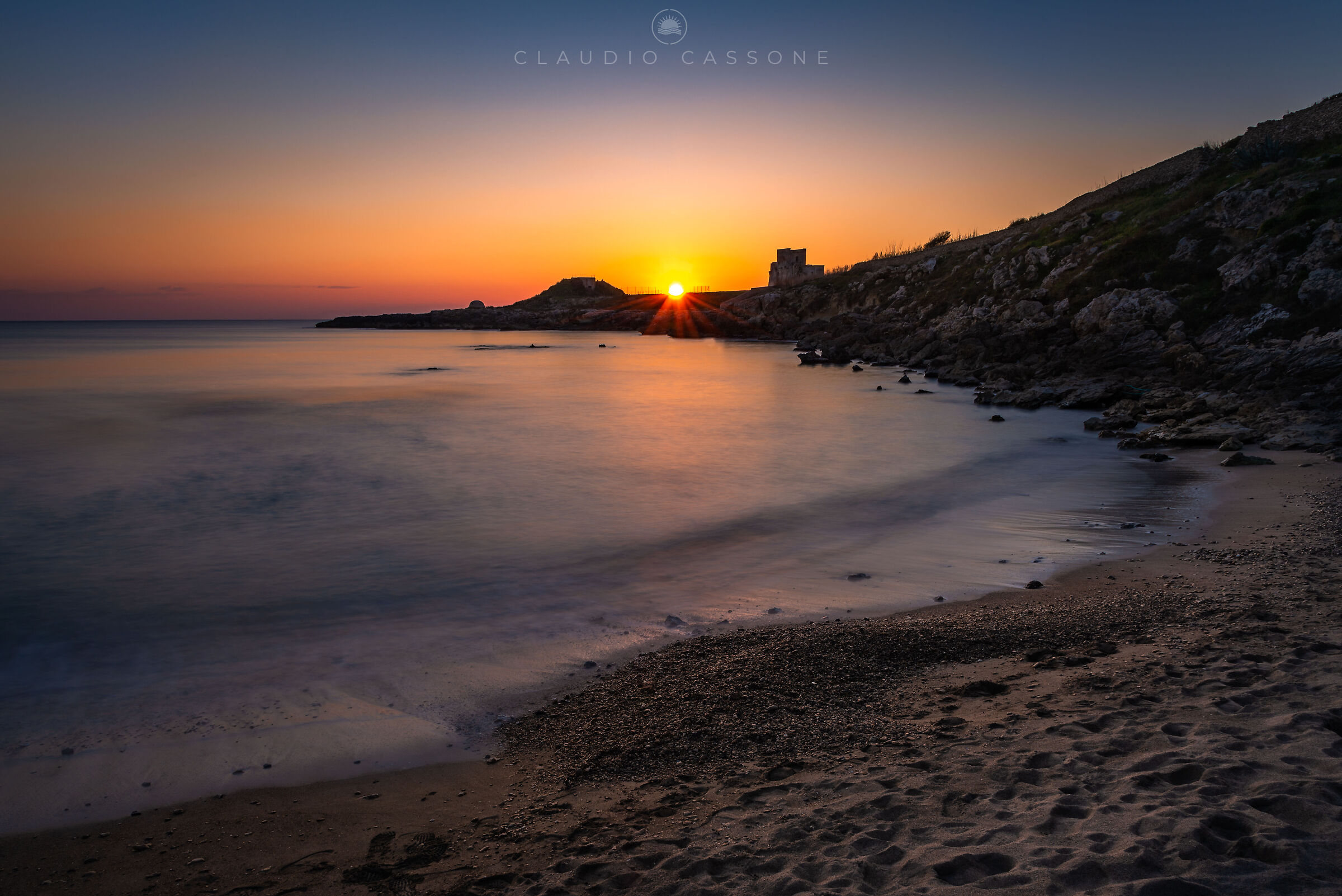 La baia di Porto Pirrone al tramonto