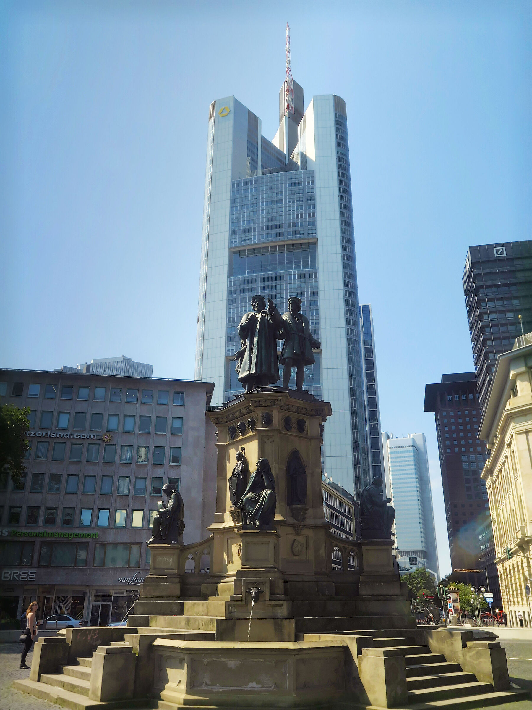 All'inventore della stampa del libro