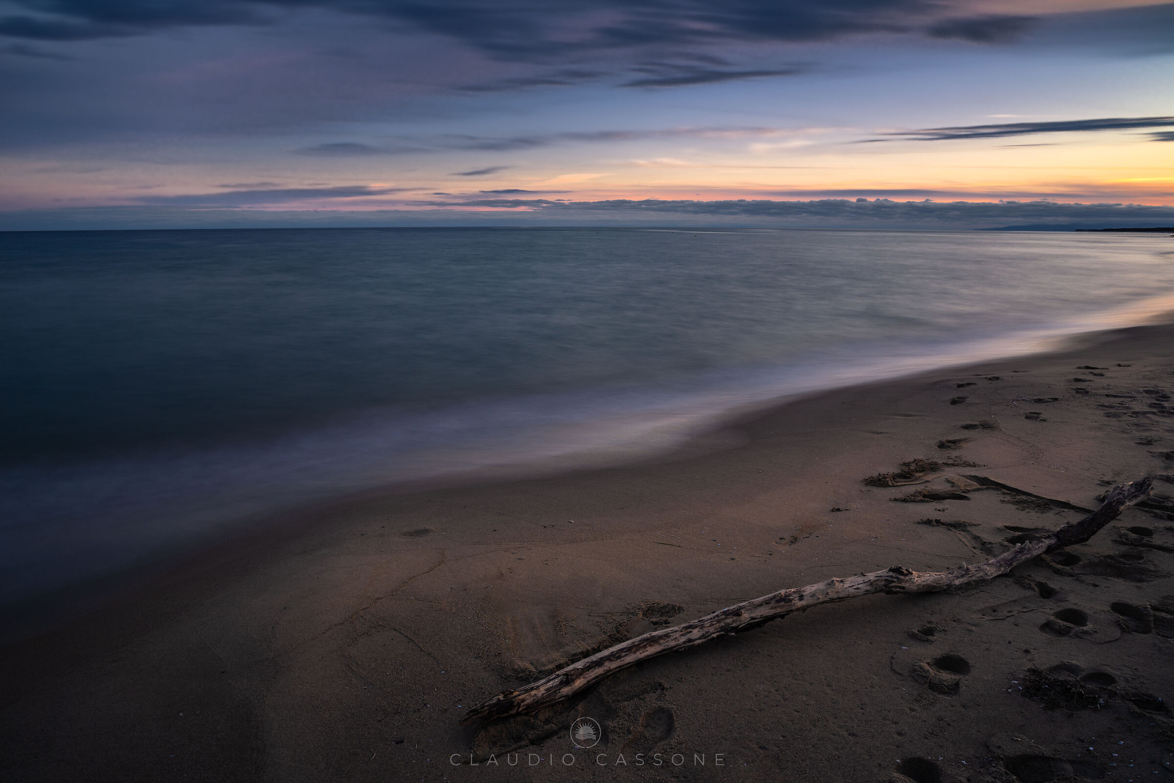 The solitude of the sea in winter