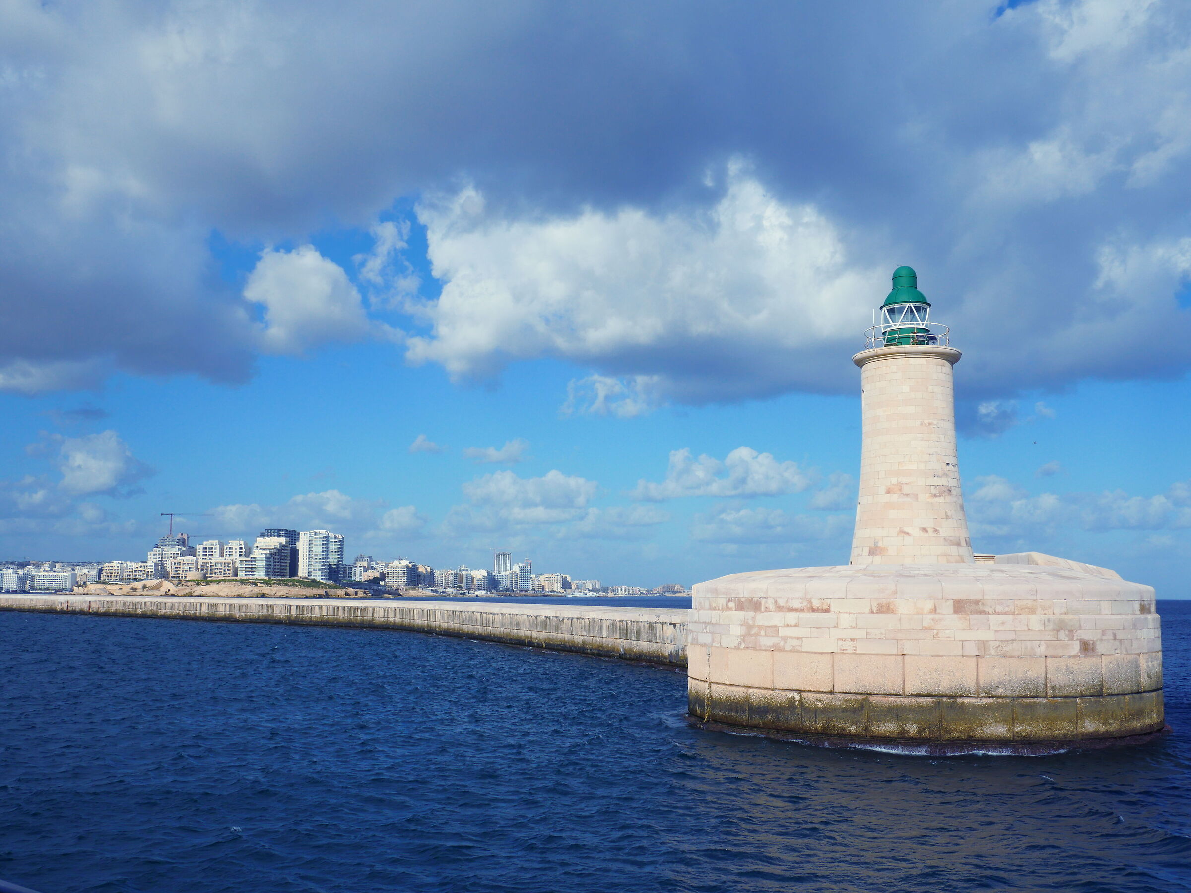 La solitudine di un faro