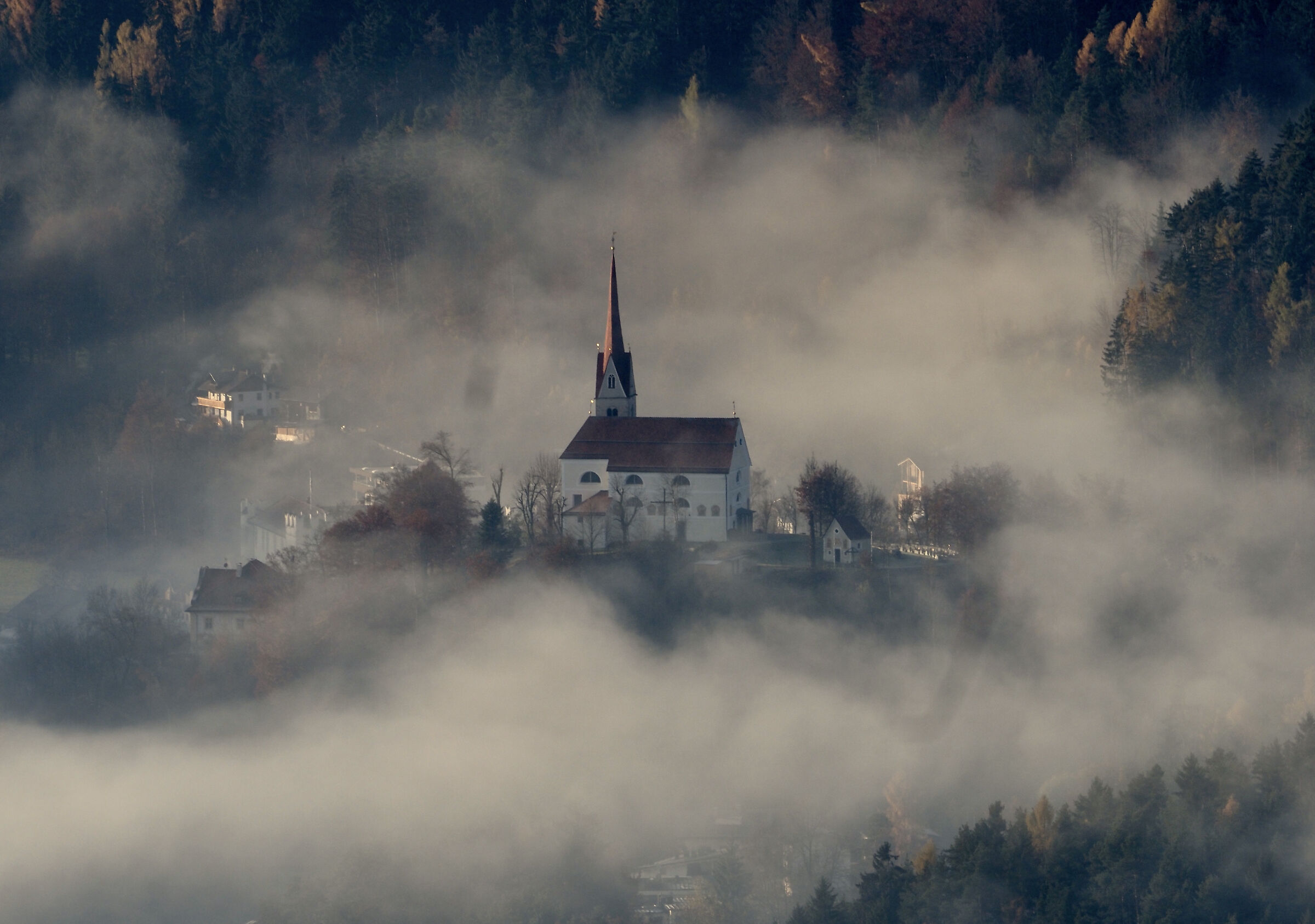 avvolta dalla nebbia!