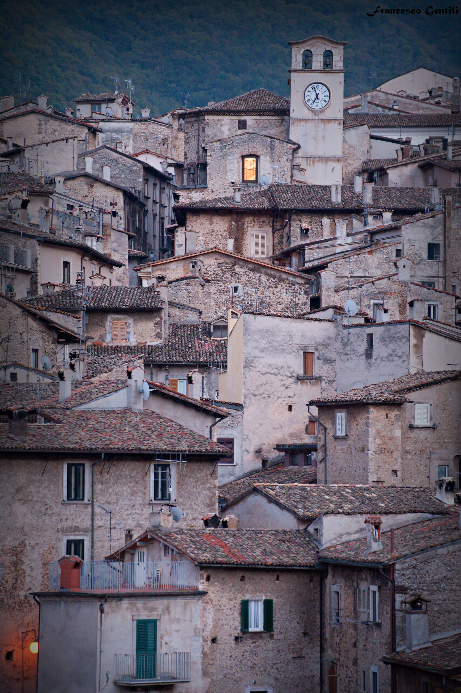 Scanno all'imbrunire