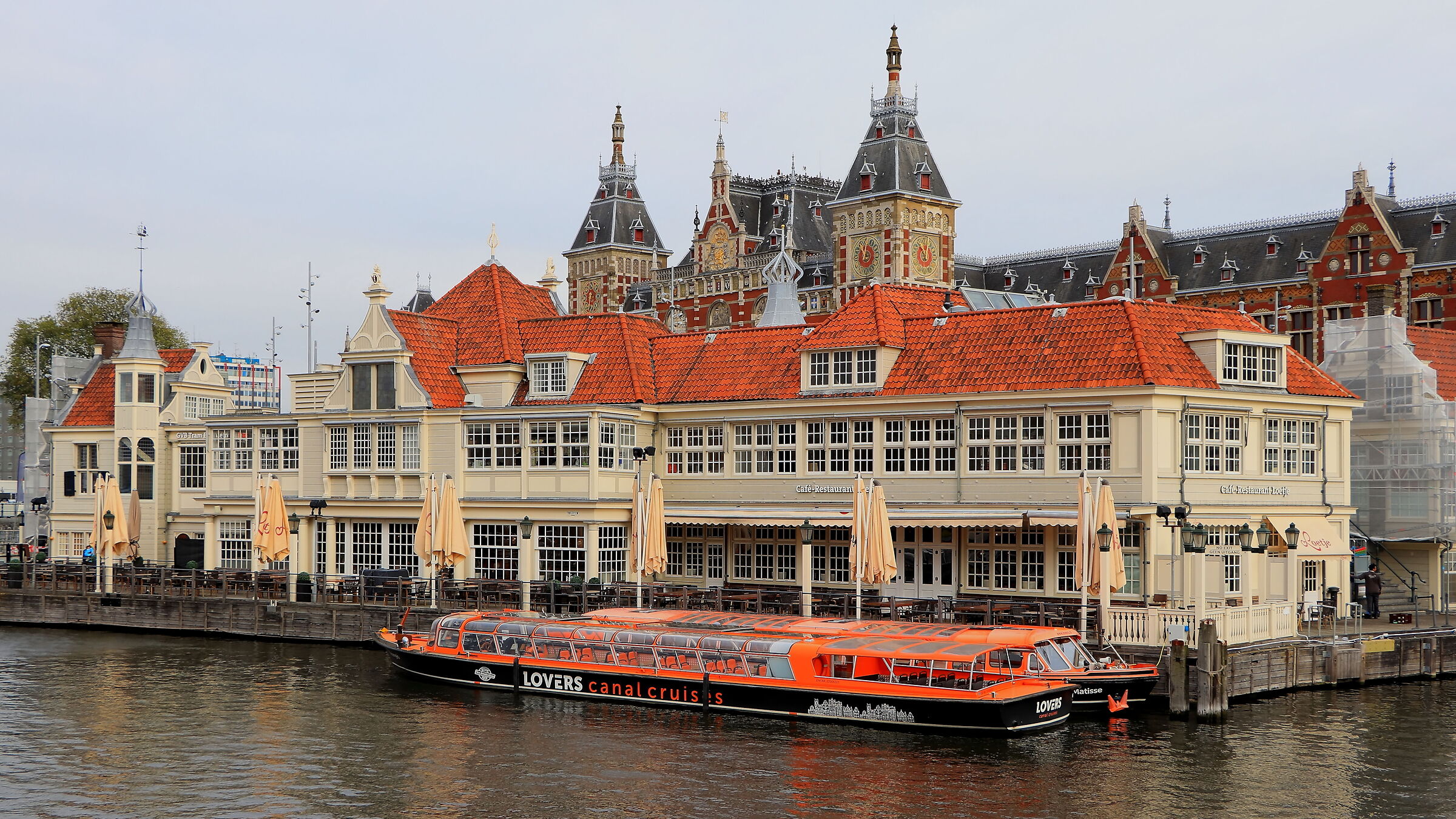 Loetje Centraal e Amsterdam Centraal Station