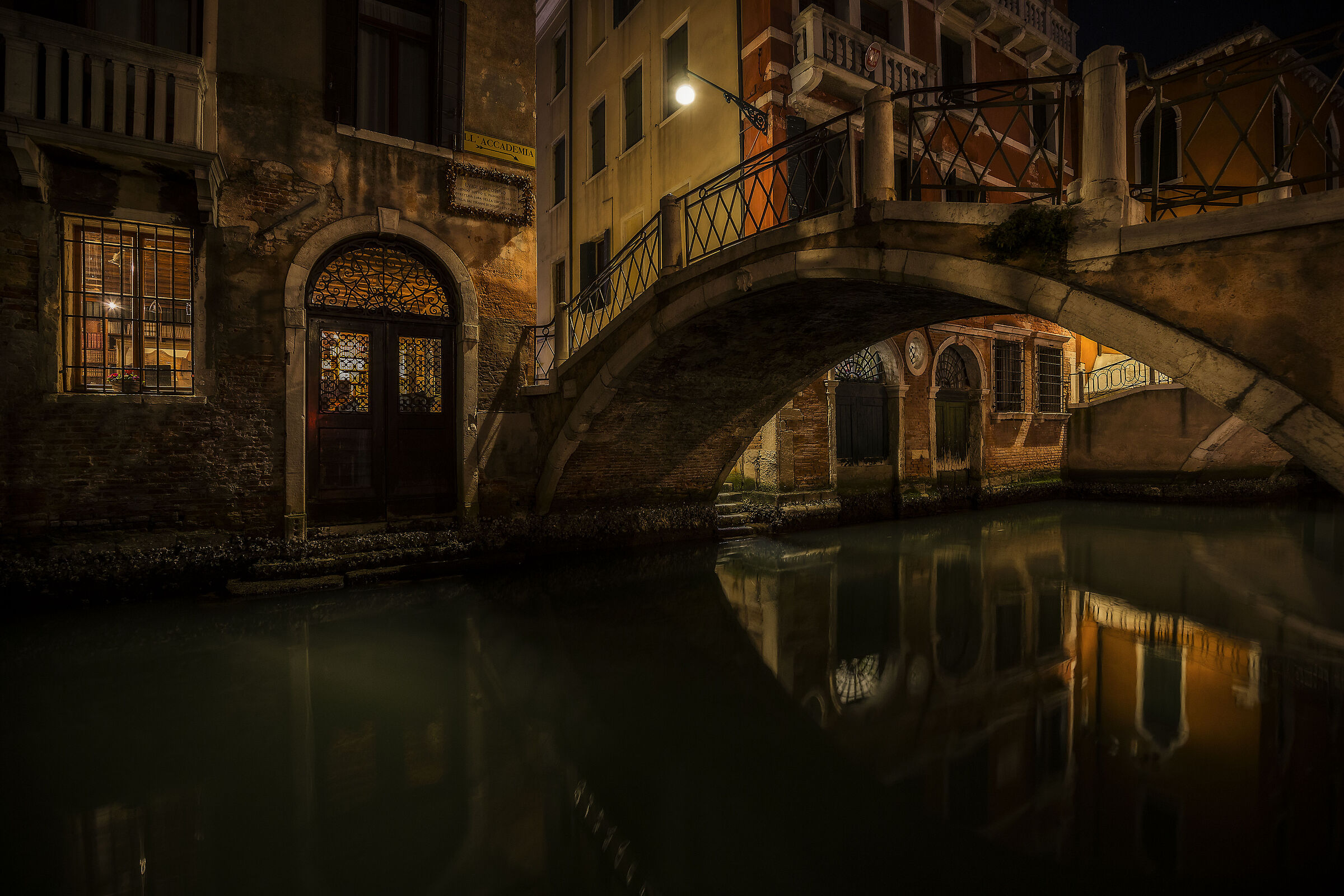 Venetian glimpse