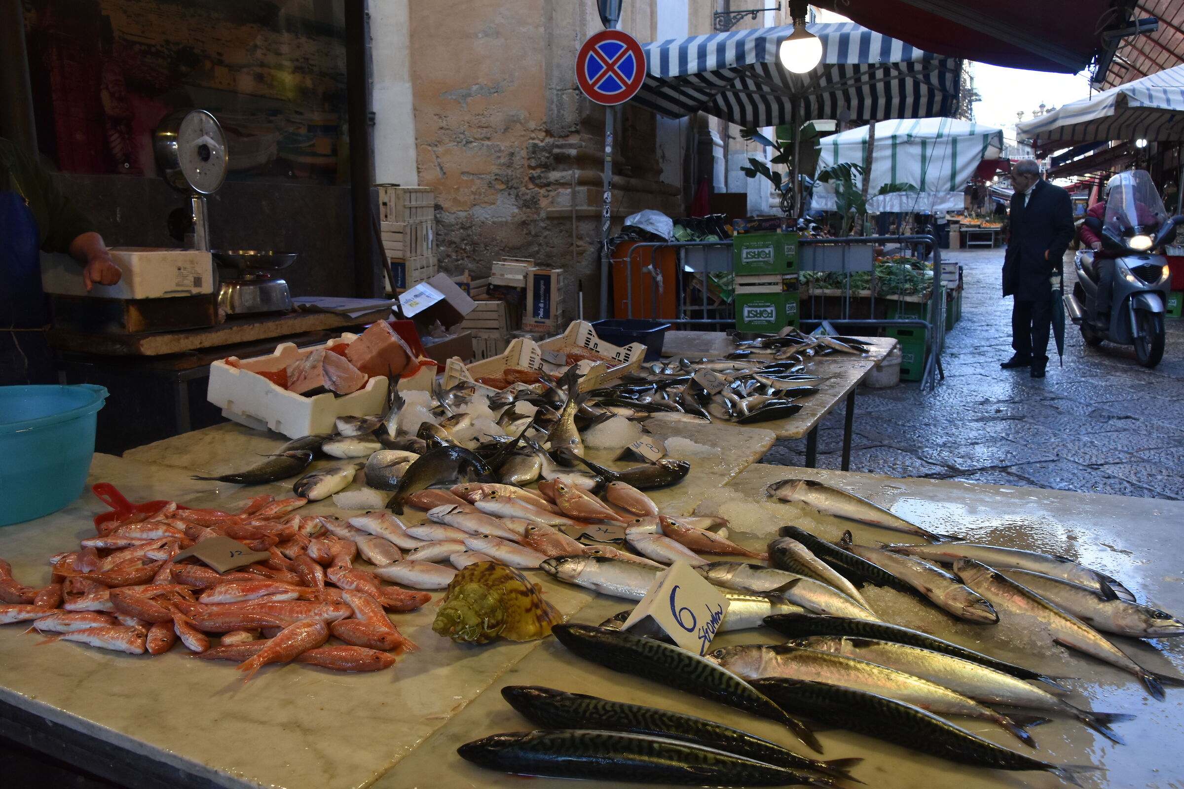 "BOSS" MARKET