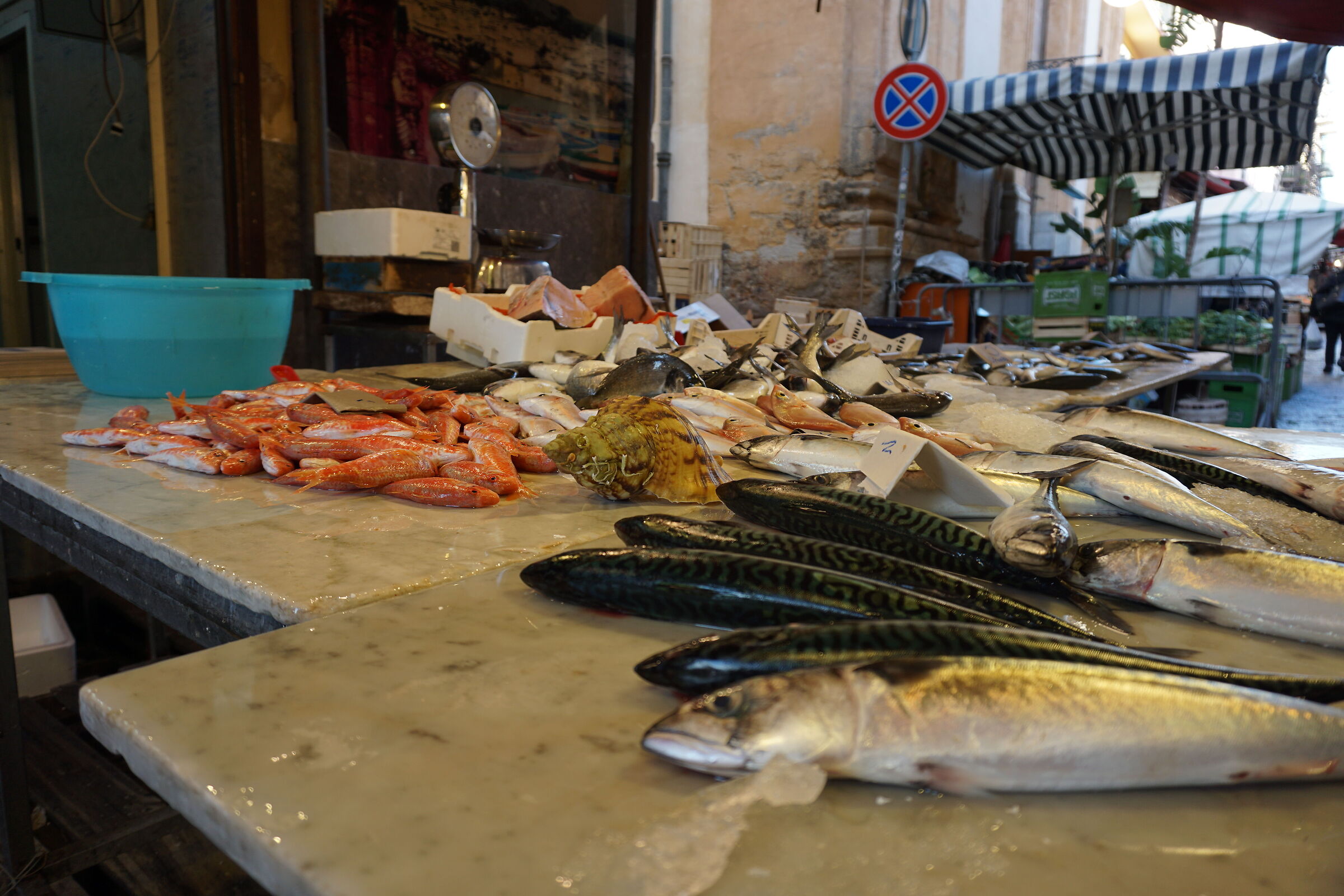 "BOSS" MARKET