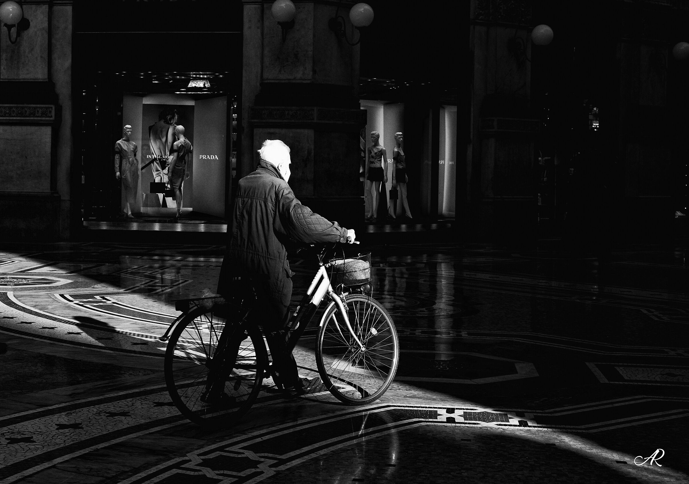 L'uomo con la bicicletta