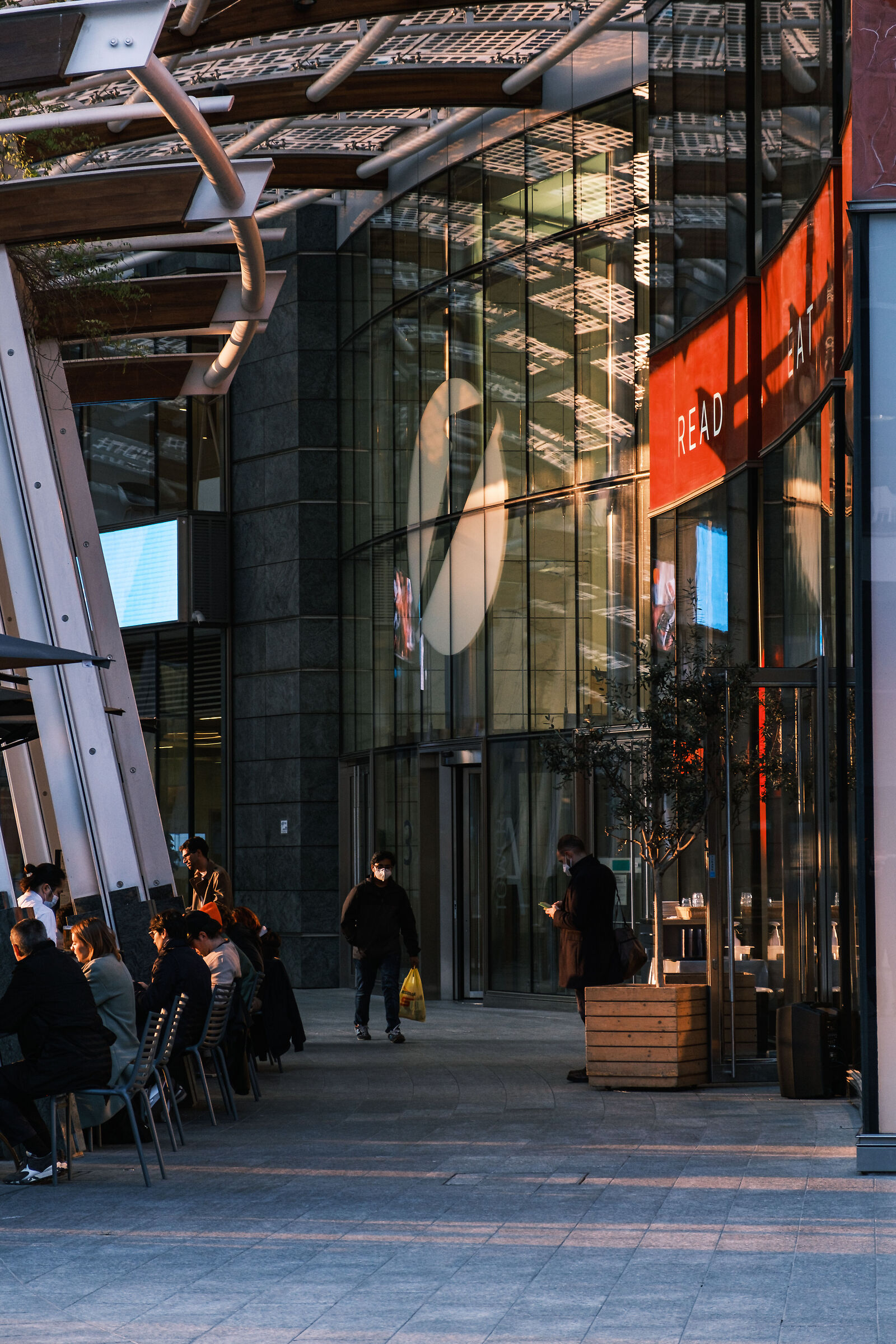 Piazza Gae Aulenti - Milan