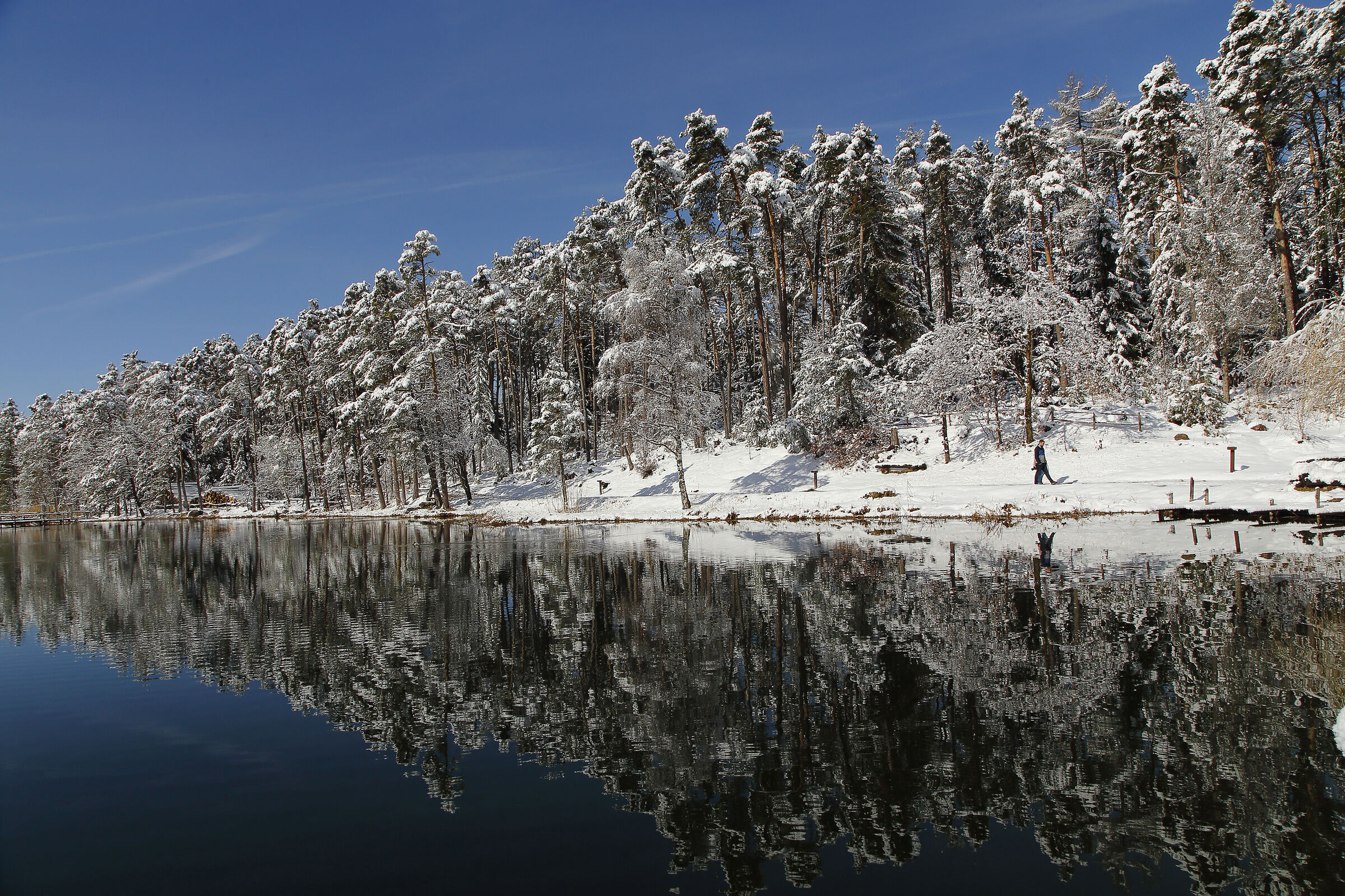 Sunday at the lake of Fie'