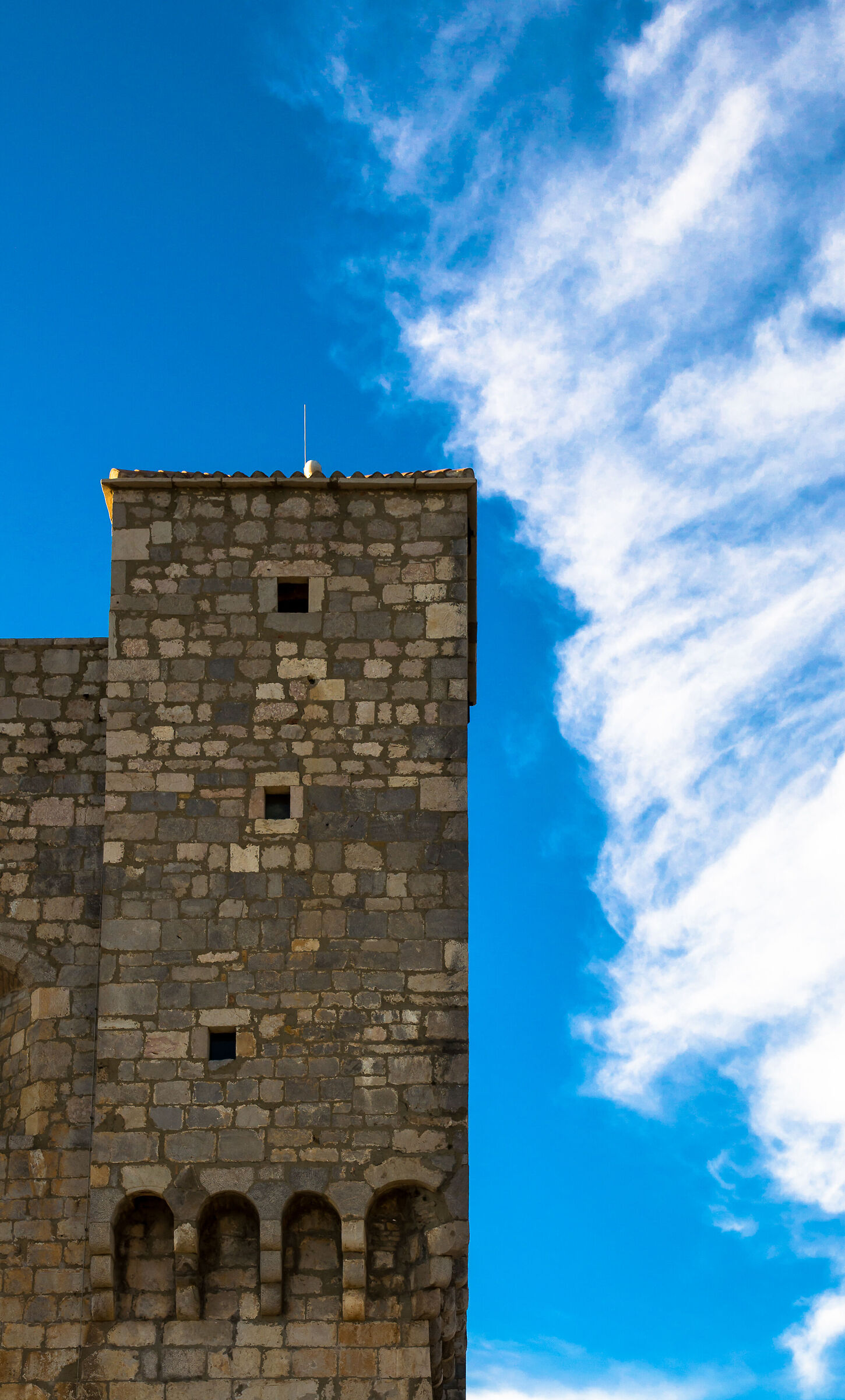 Croazia, castello di Senj, fortezza veneziana.  Nuvole