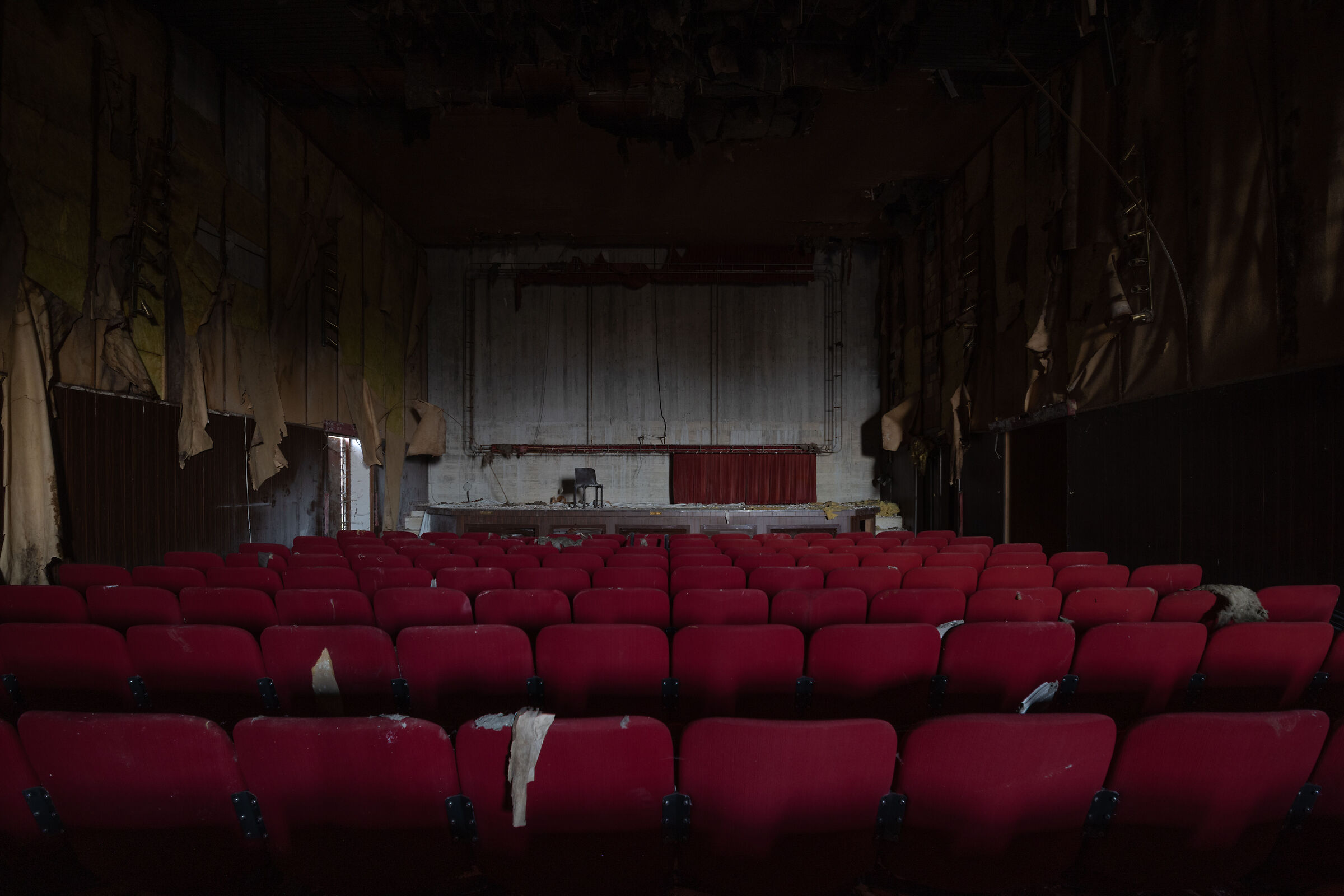 Cinema abbandonato Marche