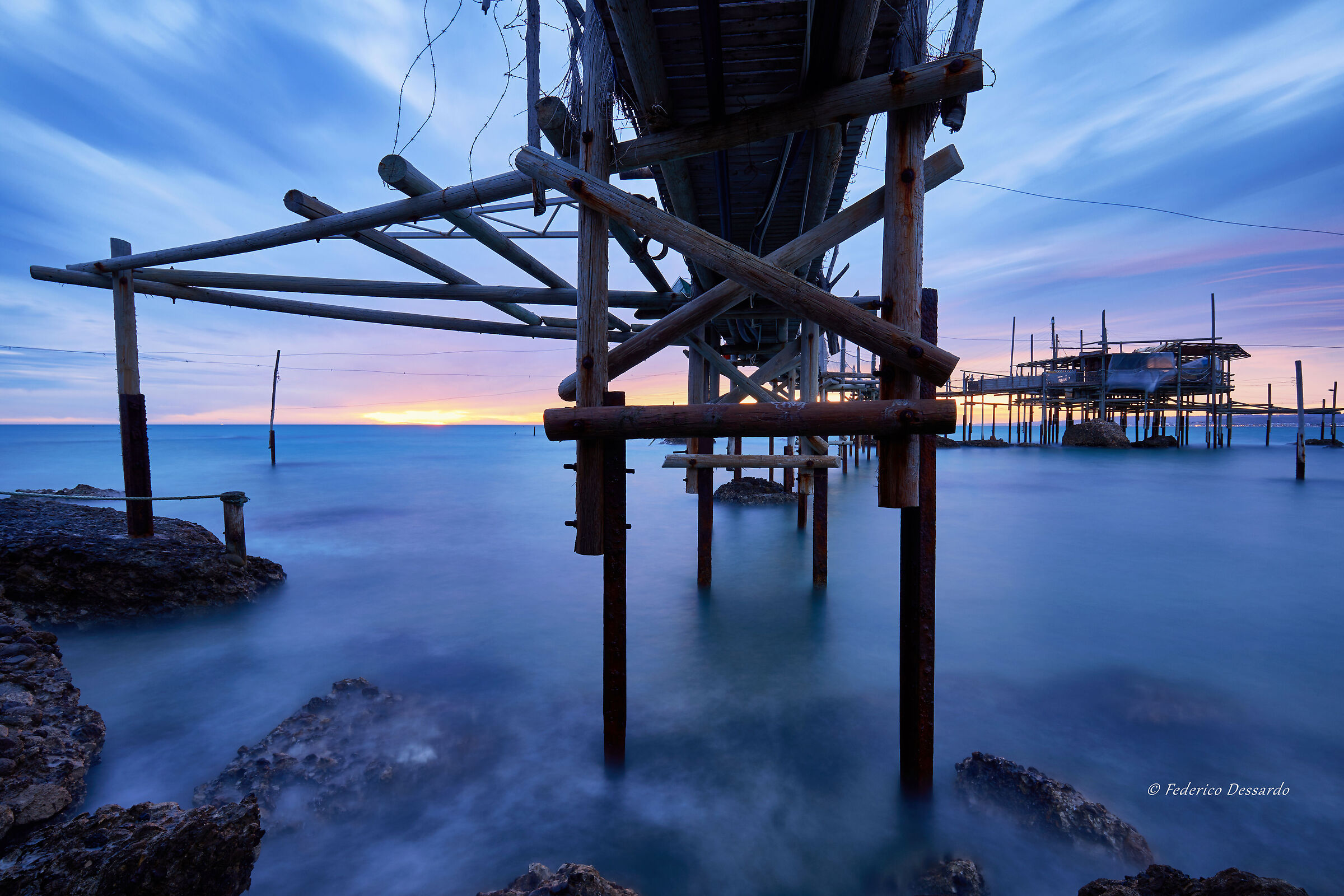 Aspettando l'alba sotto al trabocco