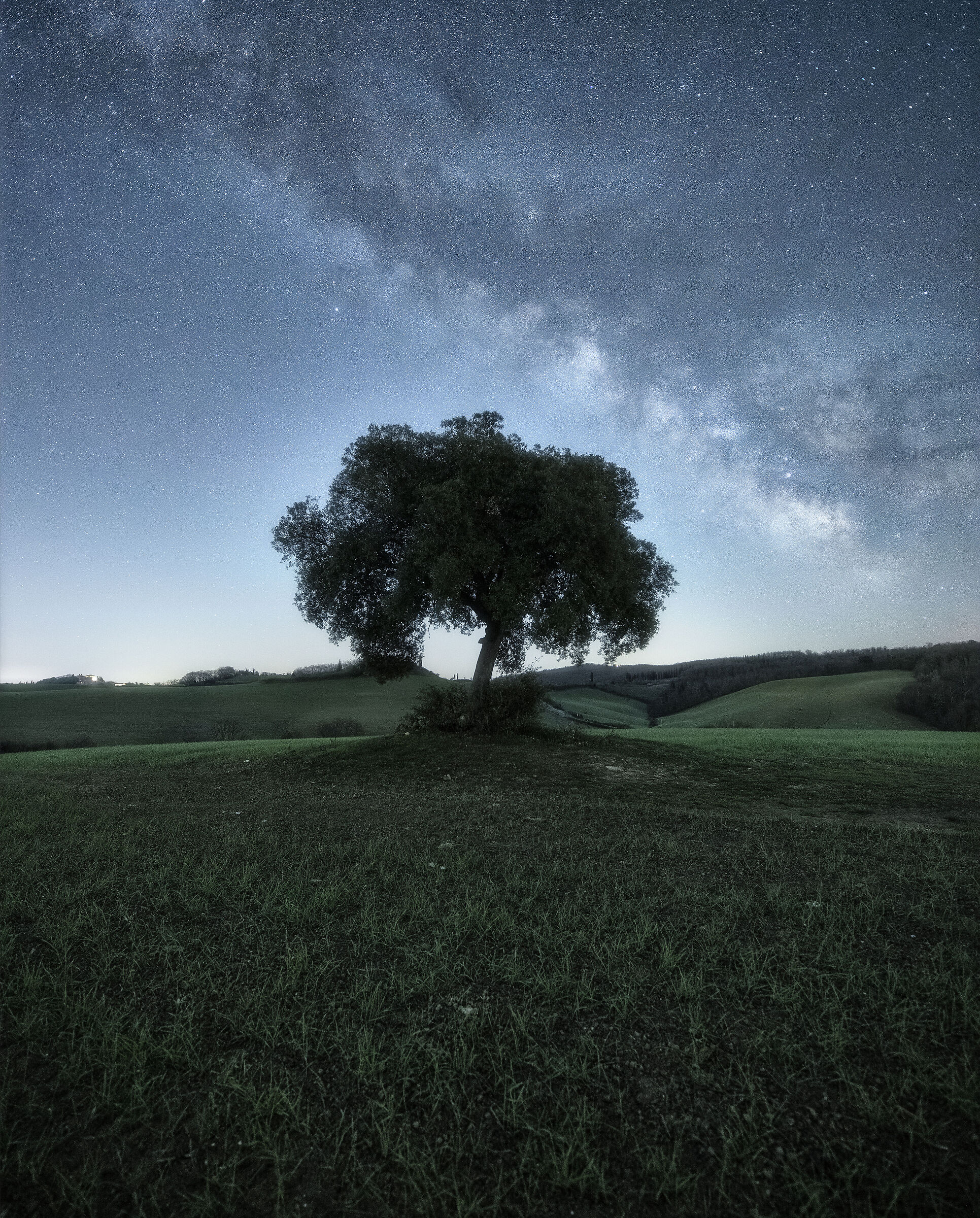 Crete Senesi and the first spring Milky Way