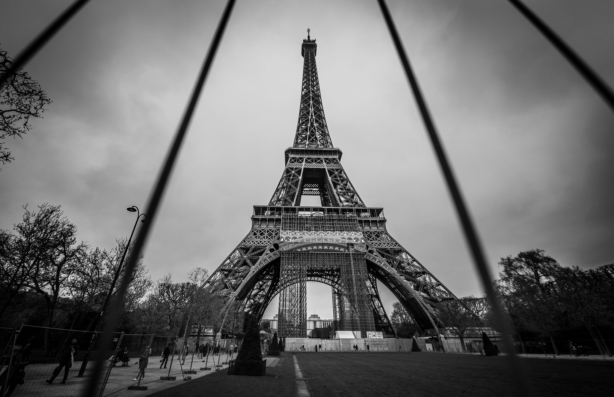 Tour Eiffel ingabbiata