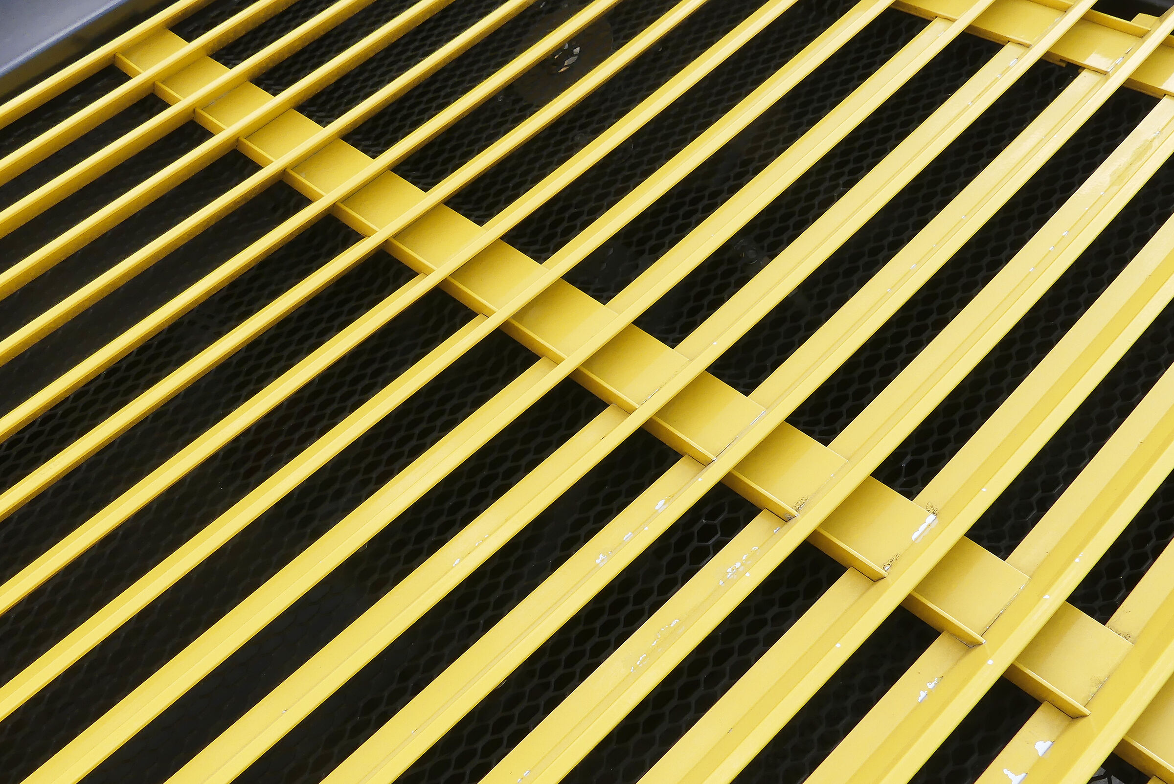 Yellow grid #Minimal