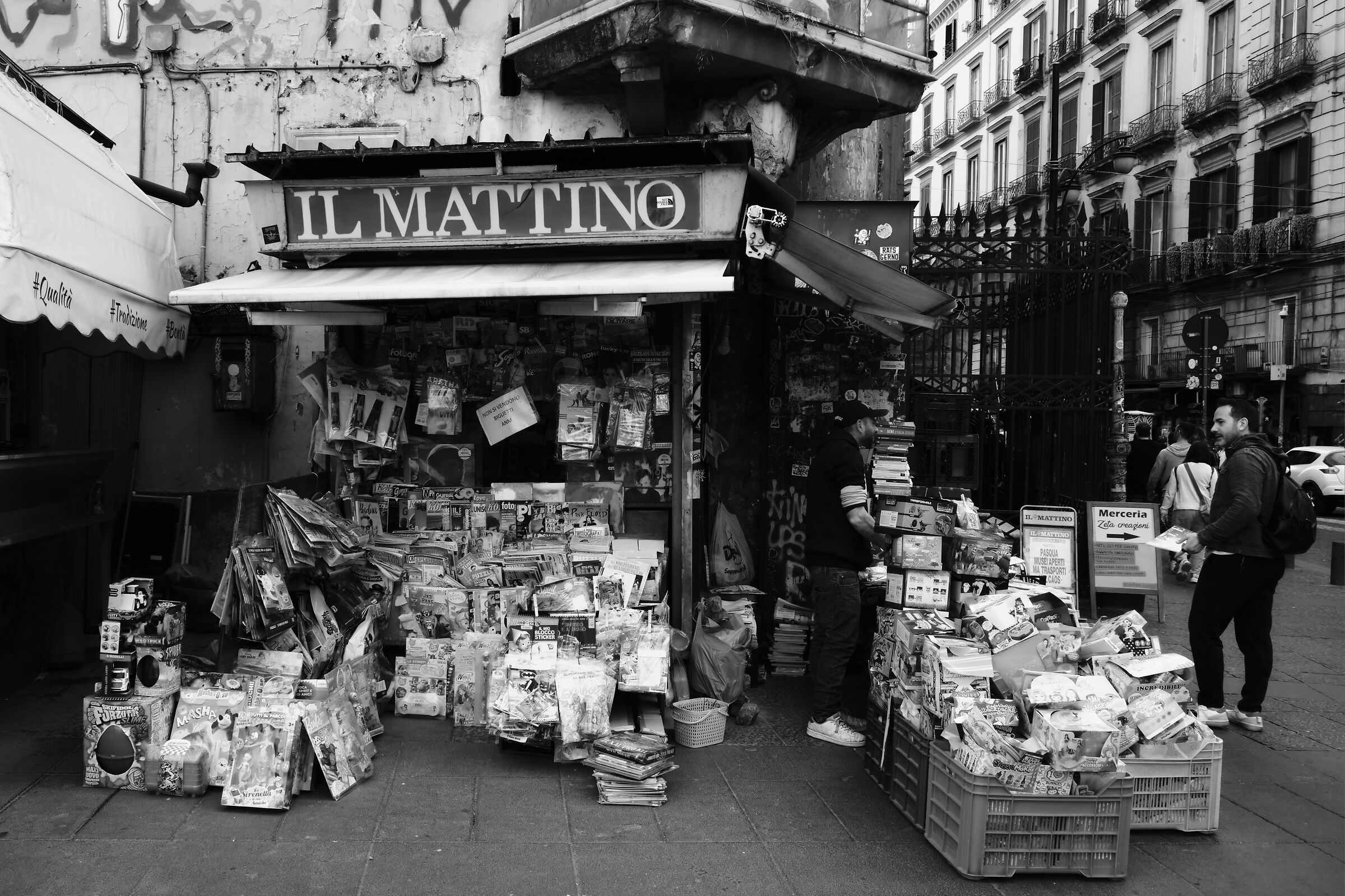 The newsagent of Via Toledo