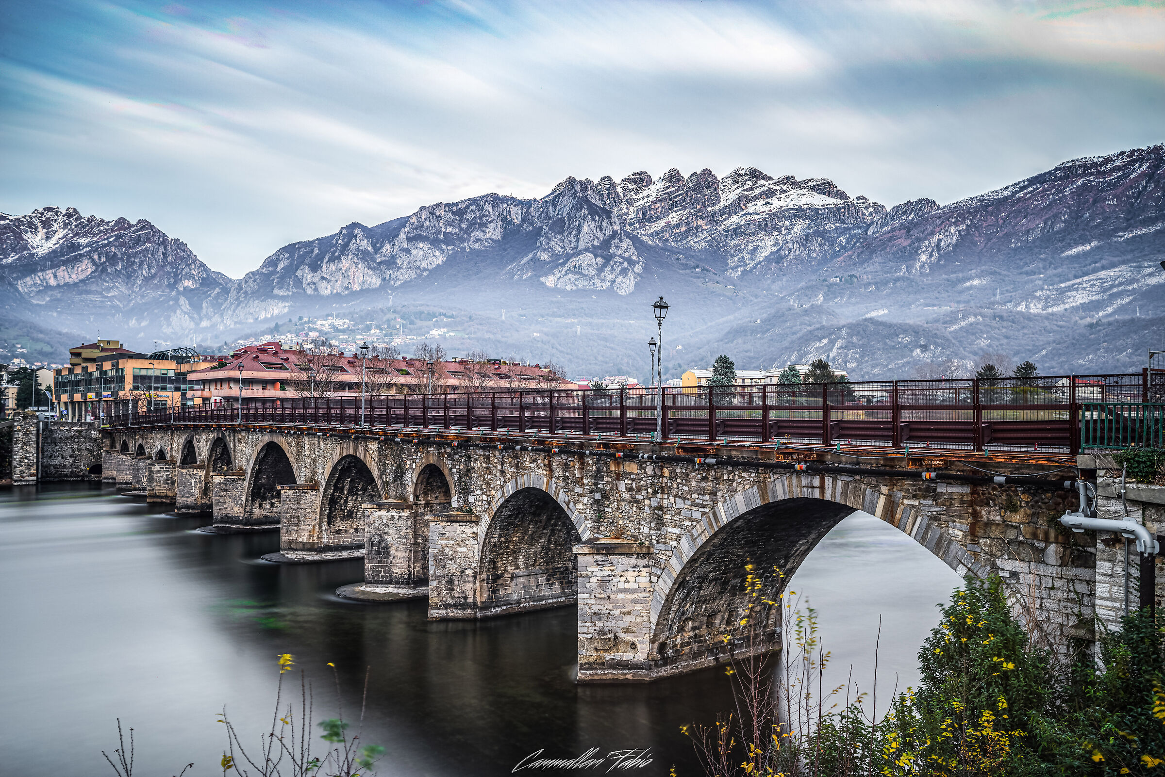 Ponte Azzone Visconti ridimensionata qualità ridotta